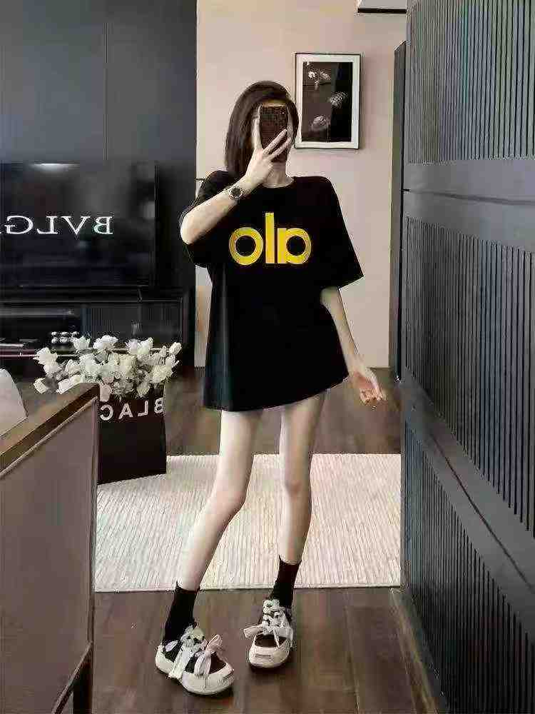 Around 2000pcs Branded Streetwear Unisex Heavyweight Short Sleeve T-shirts - Image 1