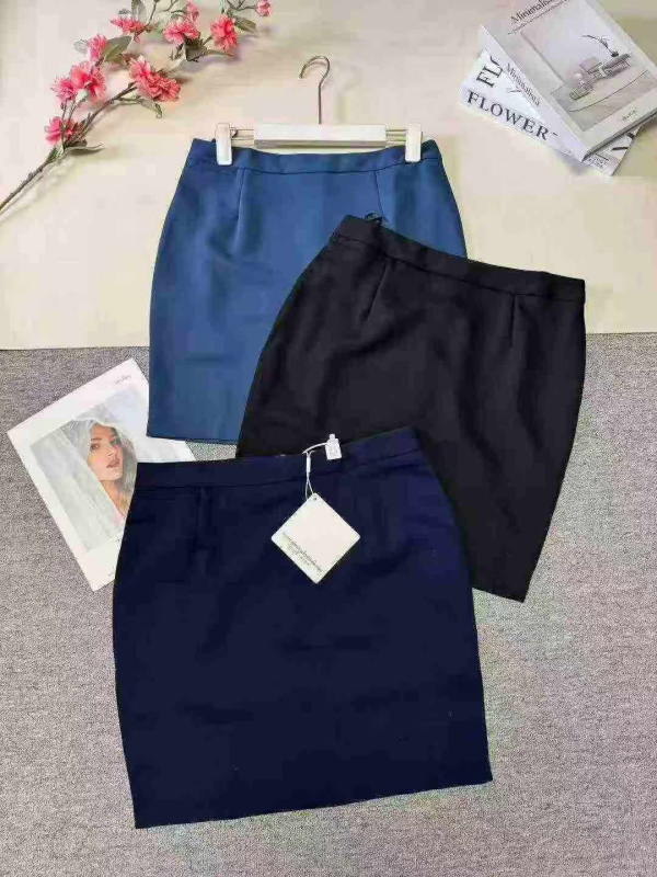 About 2000PCS Professional Bodycon Blazer Pencil Skirts With Small Quantity Shorts - Image 1