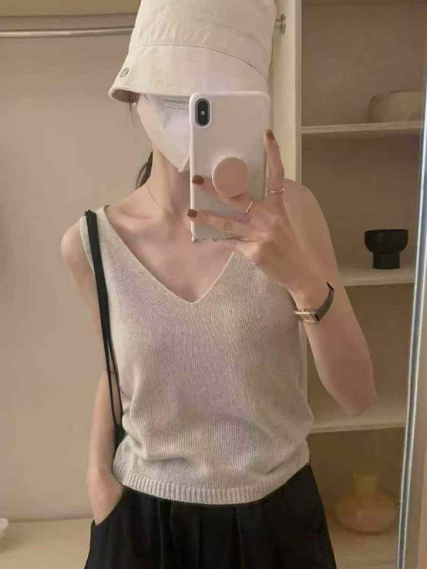 Summer New Niche Tencel Linen V-neck Knit Vest, 599 Pieces - Image 1