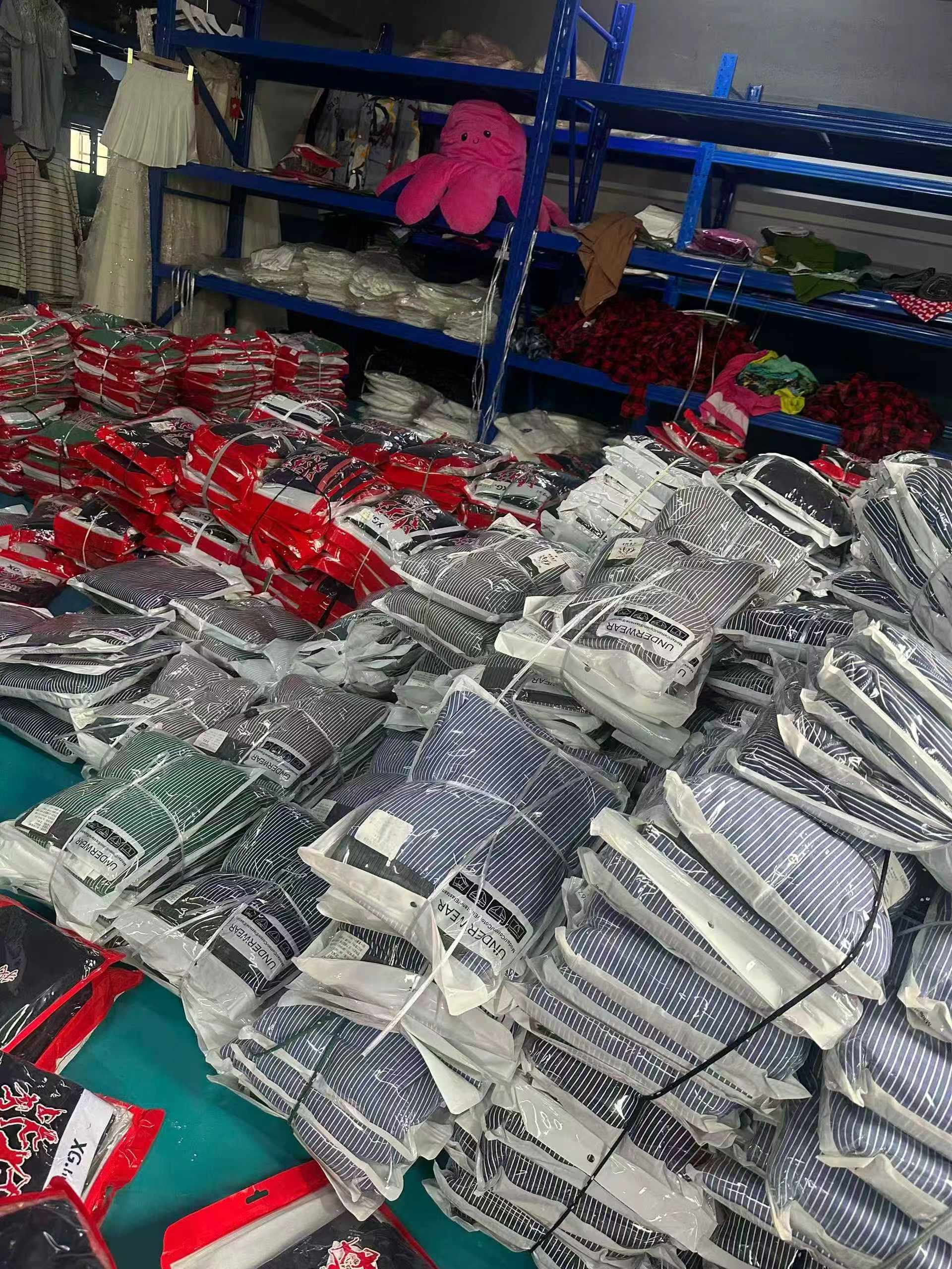 Karibu Vipande 1600 vya Suruali za Msingi za Joto za Wanaume zilizoongezewa unene, zenye mistari na zimetengenezwa kwa fleece - Image 6