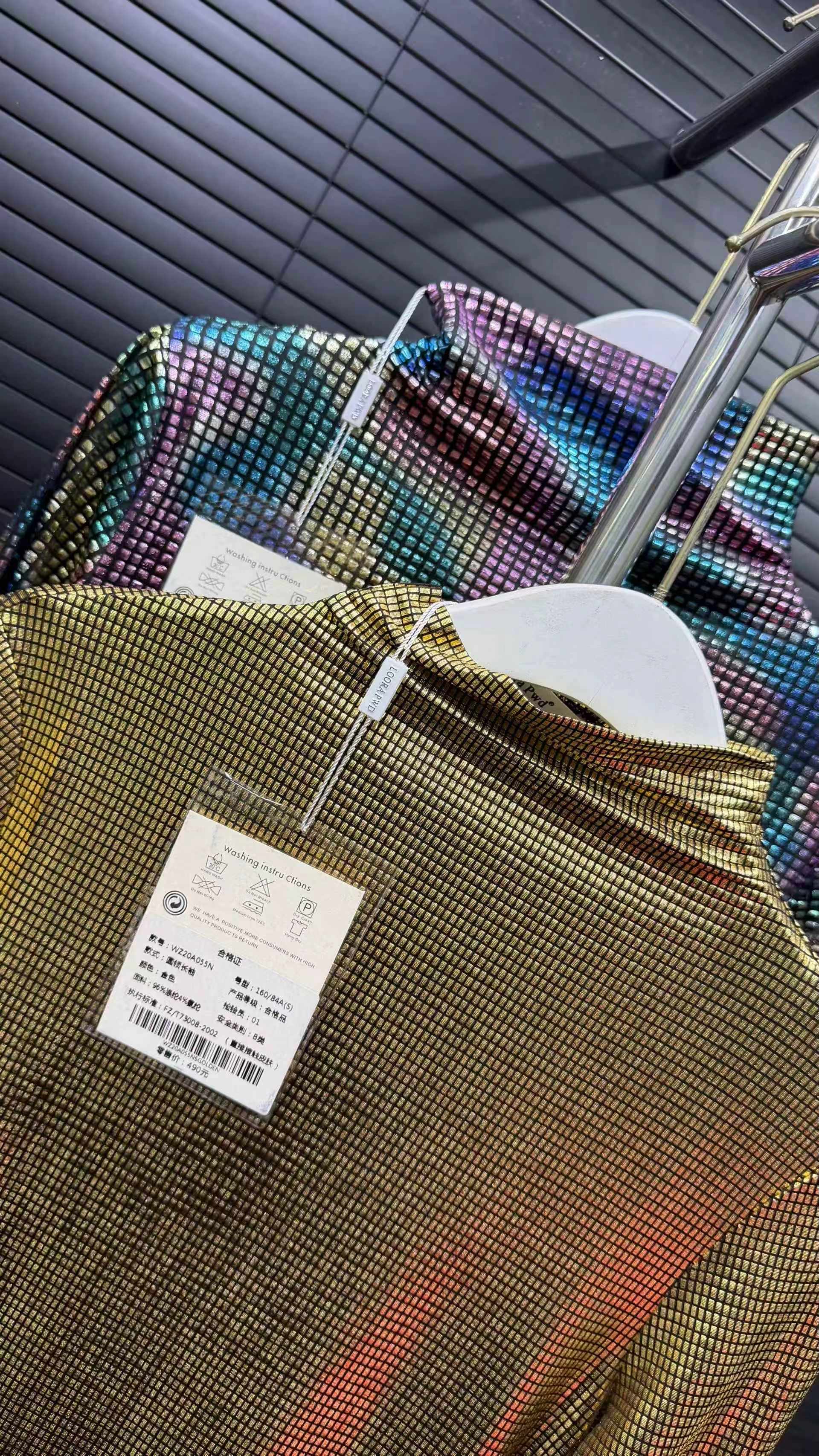 Atasan Leher Separuh Kura Laser Bronz, 2 Warna, 500 Helai - Image 5