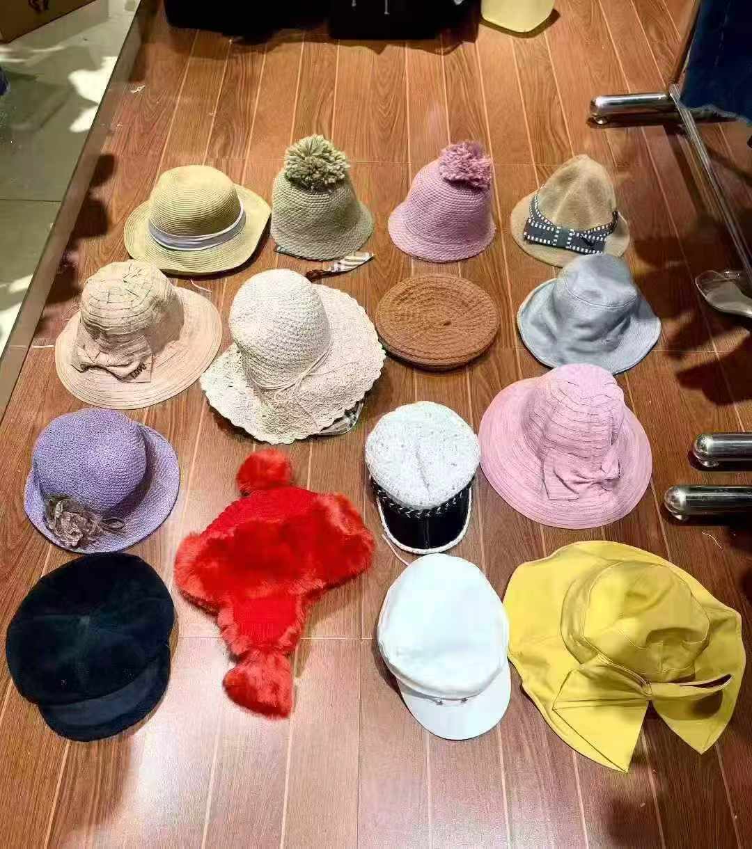 Sekitar 7000 Buah Topi Campuran Kualitas Tinggi - Image 2