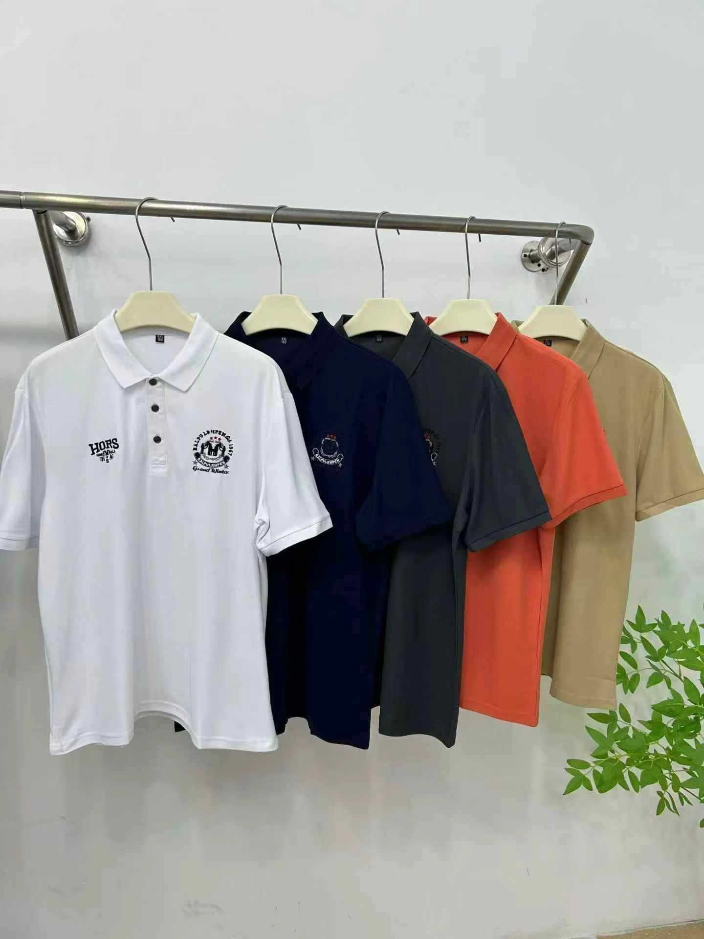 2400 Buah Kaos Polo Pria Trendi Lengan Pendek Bordir - Image 3