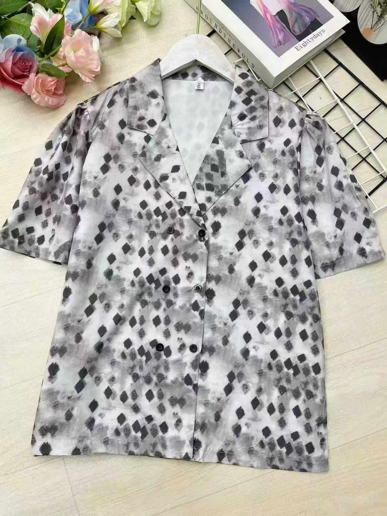 Yangi Gonkong uslubidagi retro qisqa yengli ko'ylaklar, jami 831 dona - Image 6