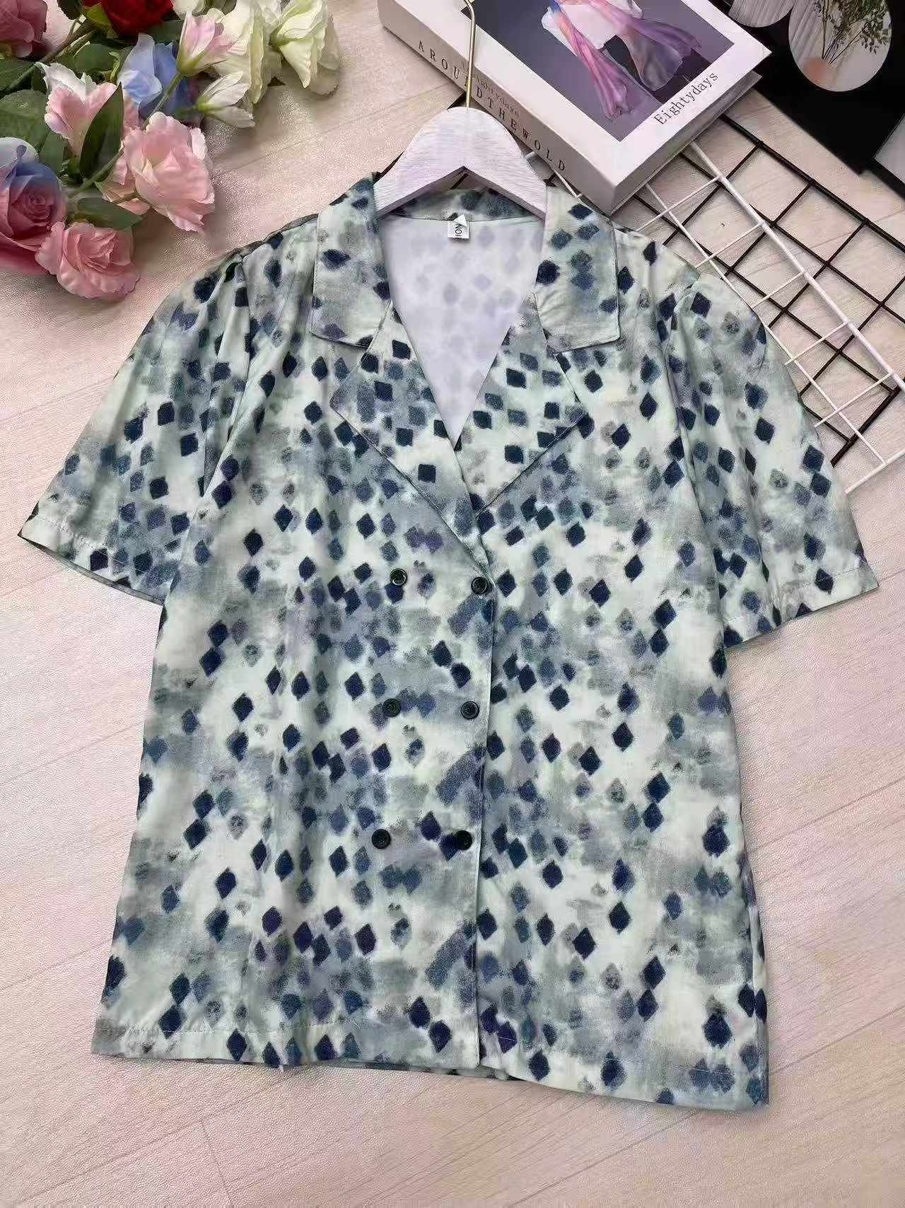 Yangi Gonkong uslubidagi retro qisqa yengli ko'ylaklar, jami 831 dona - Image 9