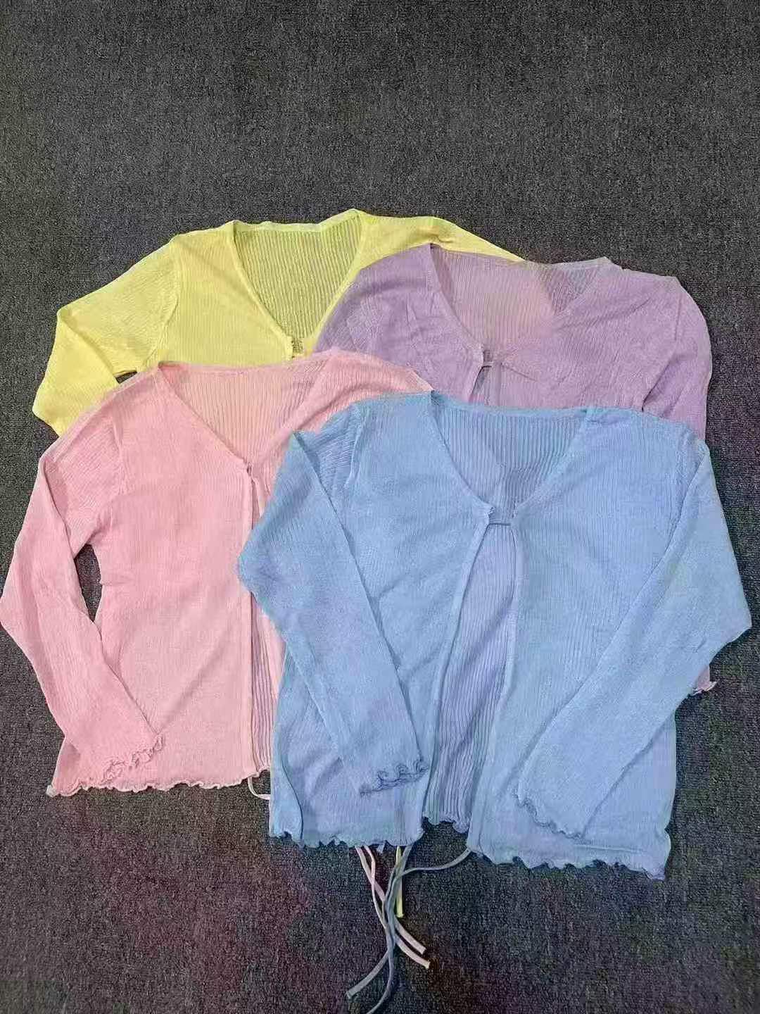 750 Piezas de Cárdigans Cortos de Punto para Mujer en Liquidación - Image 4