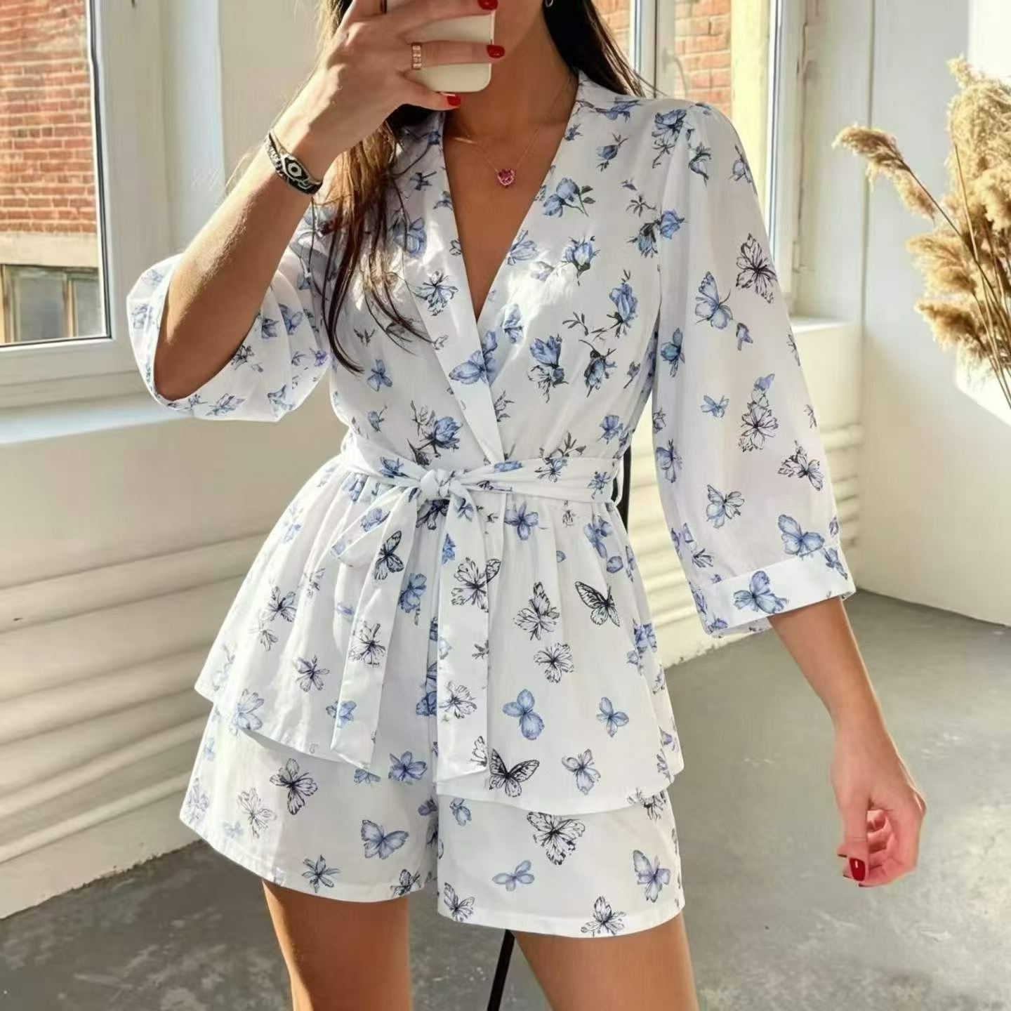 106 Pcs Women's Printed Cardigan & Shorts Beach Vacation Set - Image 5