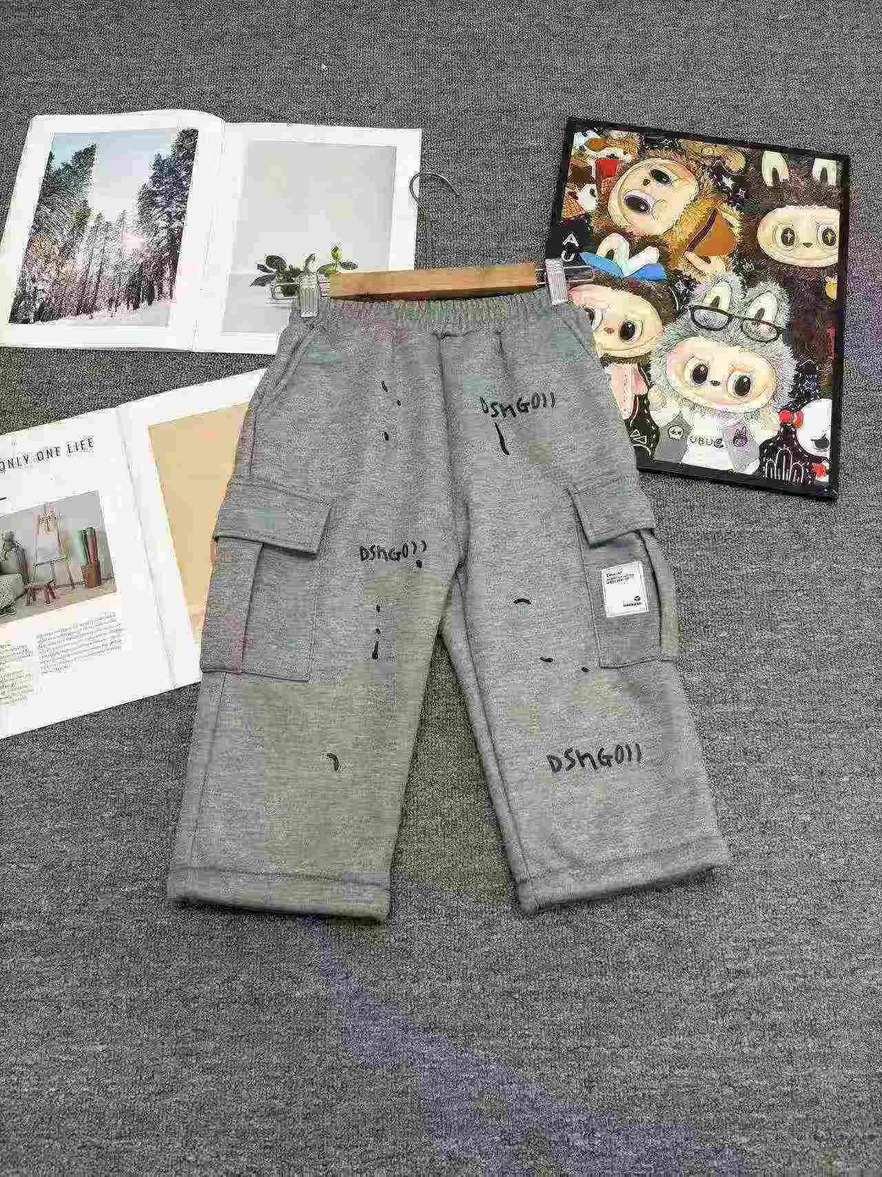 326 Pcs High Quality Kids Graffiti Fleece Cargo Sweatpants - Image 7