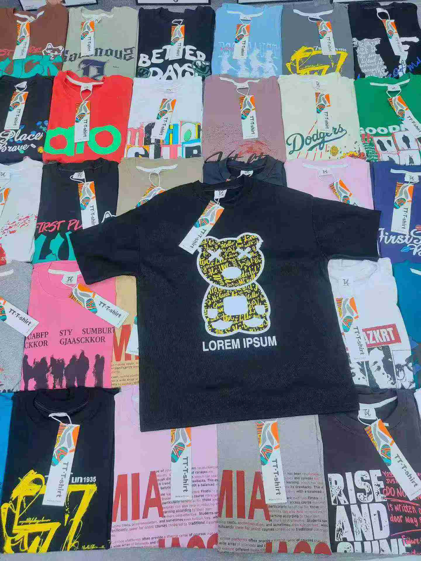 About 1500pcs Branded Unisex Heavy Weight Short Sleeve T-Shirts - Image 4