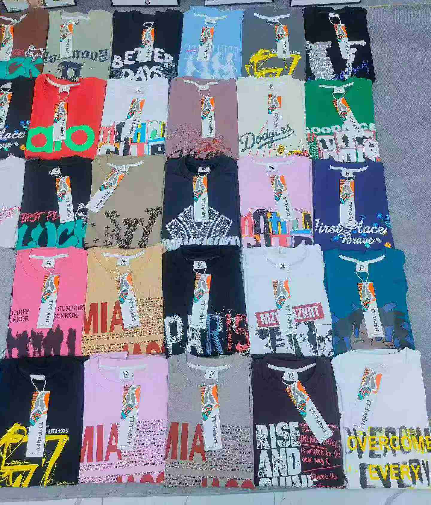 About 1500pcs Branded Unisex Heavy Weight Short Sleeve T-Shirts - Image 5