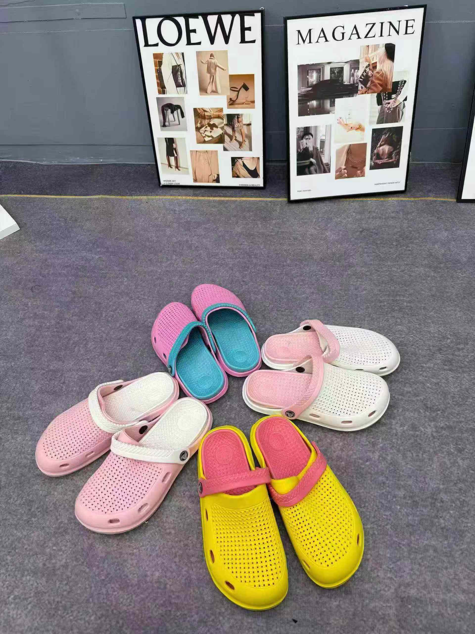 1256 Pairs New Summer Non-slip Sandals for Women and Men - Image 3