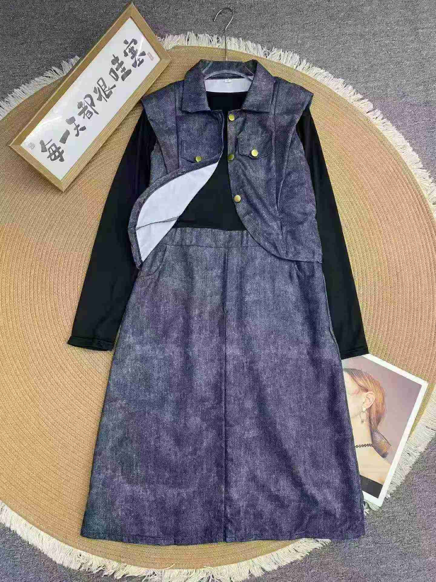 659 Sets Vintage Waistcoat Dress Two-piece Set - Image 3