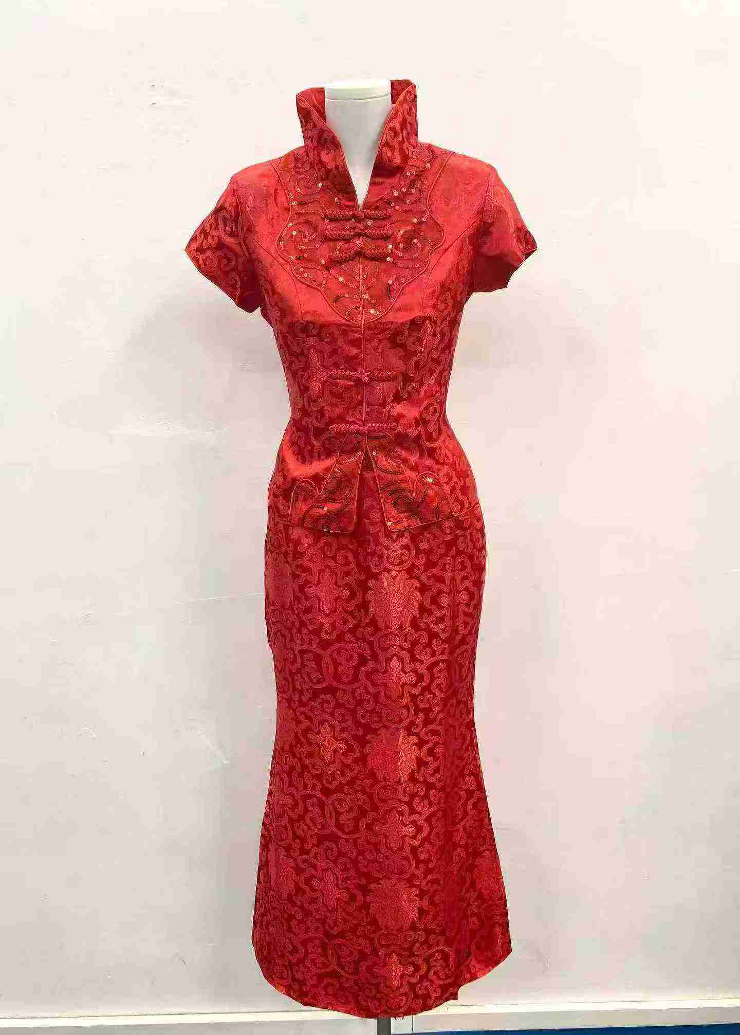 175 Sets Chinese Style Embroidered Sequined Cheongsam Xiuhe Suit Set - Image 2