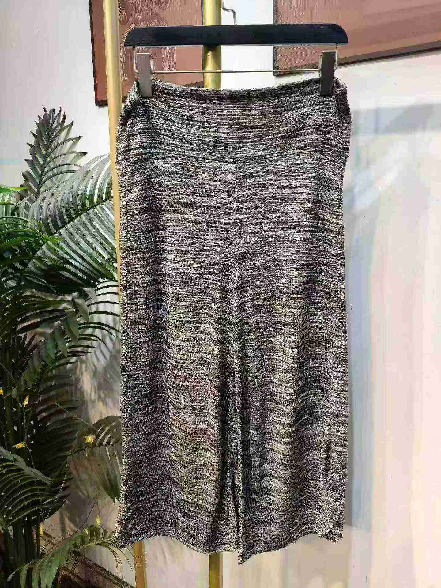 1116 Piezas Pantalones Casuales Recortados de Punto de Pierna Ancha para Mujer de Marca de Primavera y Verano - Image 4