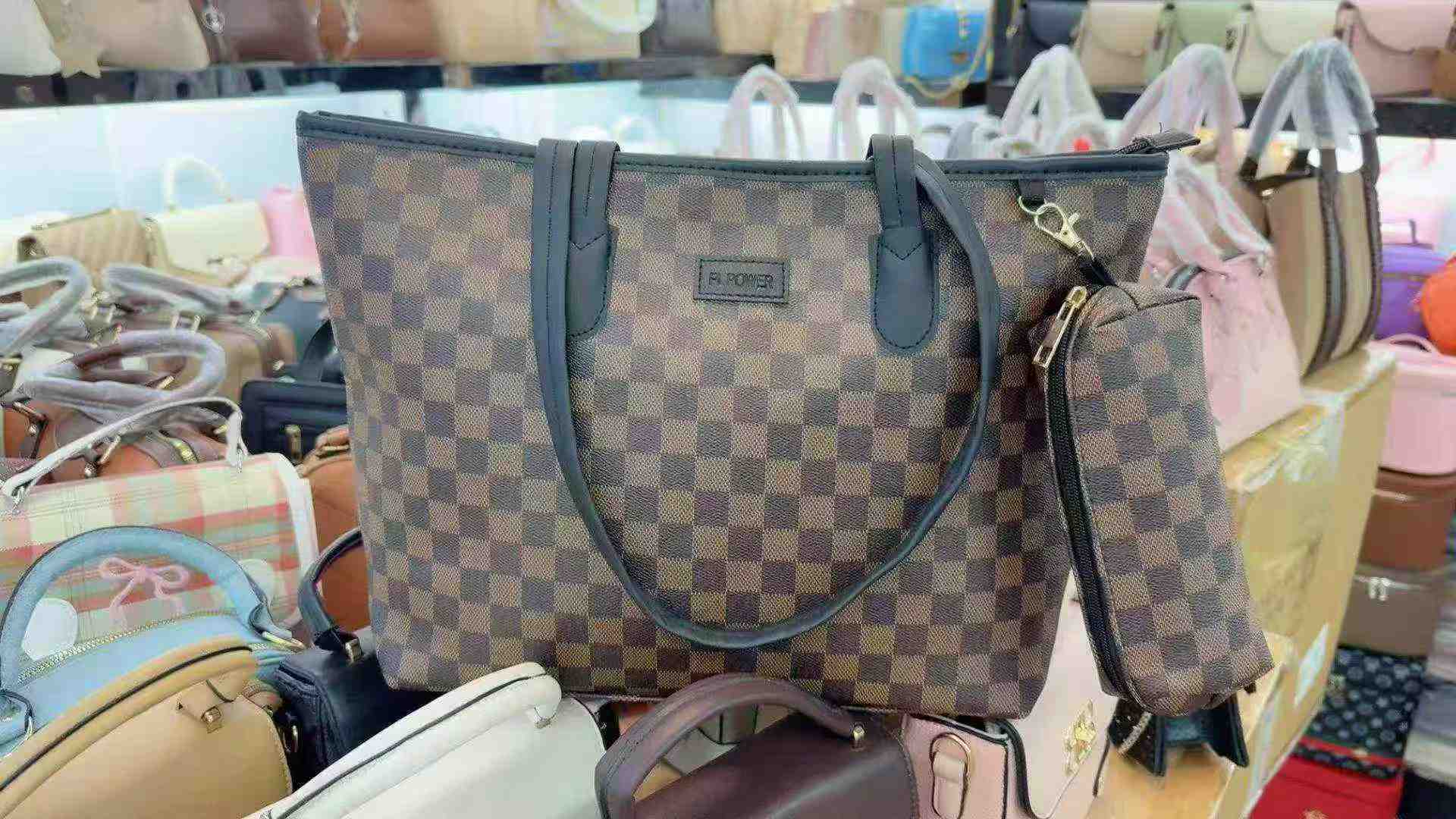 عمده فروشی کیف‌های توت متنوع، ۶۰۰۰ عدد، حراج تخلیه موجودی - Image 7