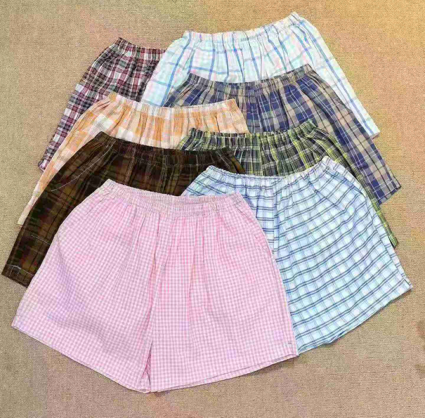 About 560 Pcs Women's Cotton Plaid Loose Beach Shorts One Size - Image 4
