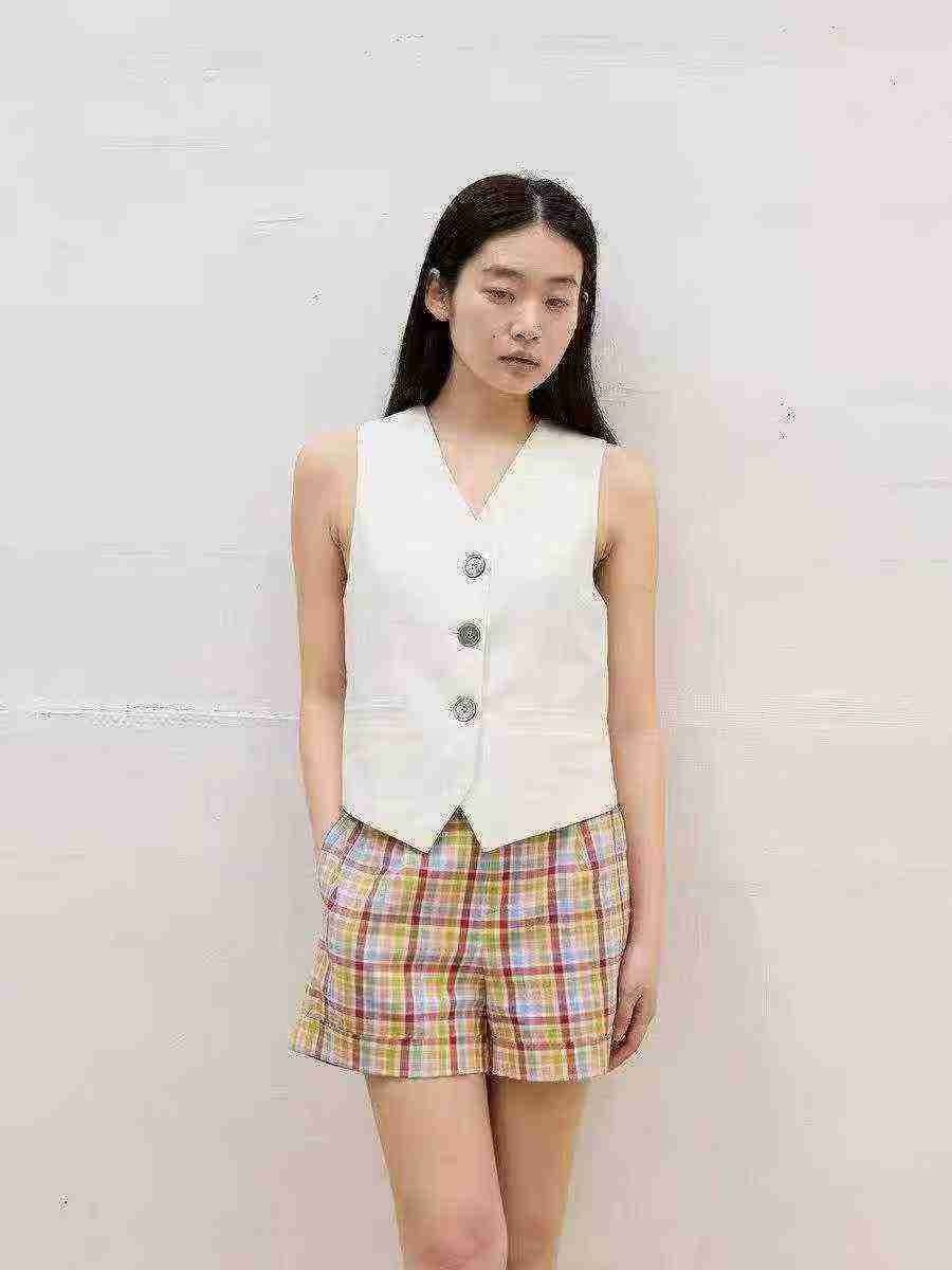 About 560 Pcs Women's Cotton Plaid Loose Beach Shorts One Size - Image 5