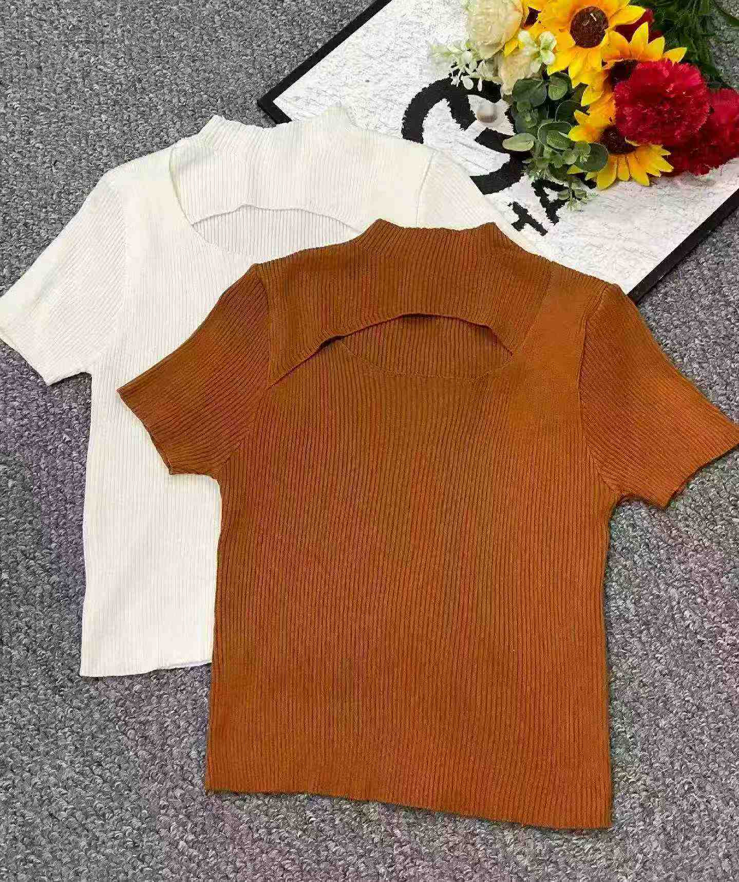 Nowe letnie ażurowe, o nieregularnym kroju, dopasowane elastyczne dzianinowe t-shirty z krótkimi rękawami, 473 sztuki - Image 2