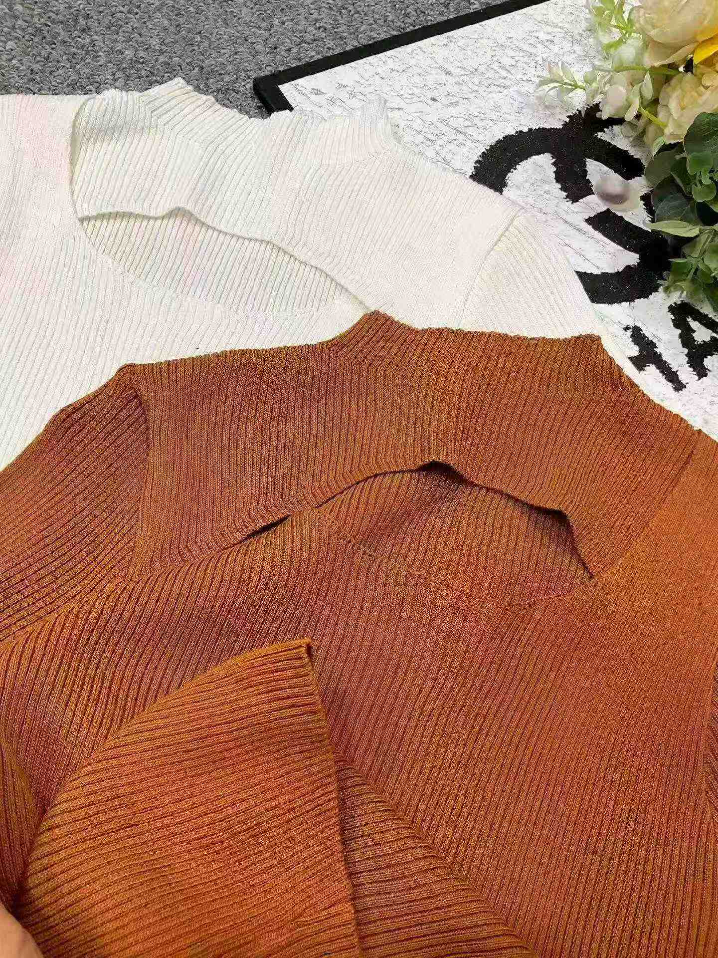 Nowe letnie ażurowe, o nieregularnym kroju, dopasowane elastyczne dzianinowe t-shirty z krótkimi rękawami, 473 sztuki - Image 9