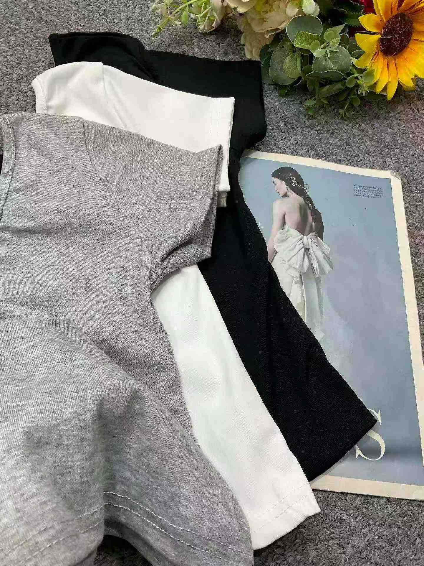 T-shirt Lengan Pendek Sutera Ais Leher V Seksi Gaya Hong Kong Musim Panas Baharu, Jualan Borong 1092 Buah - Image 9