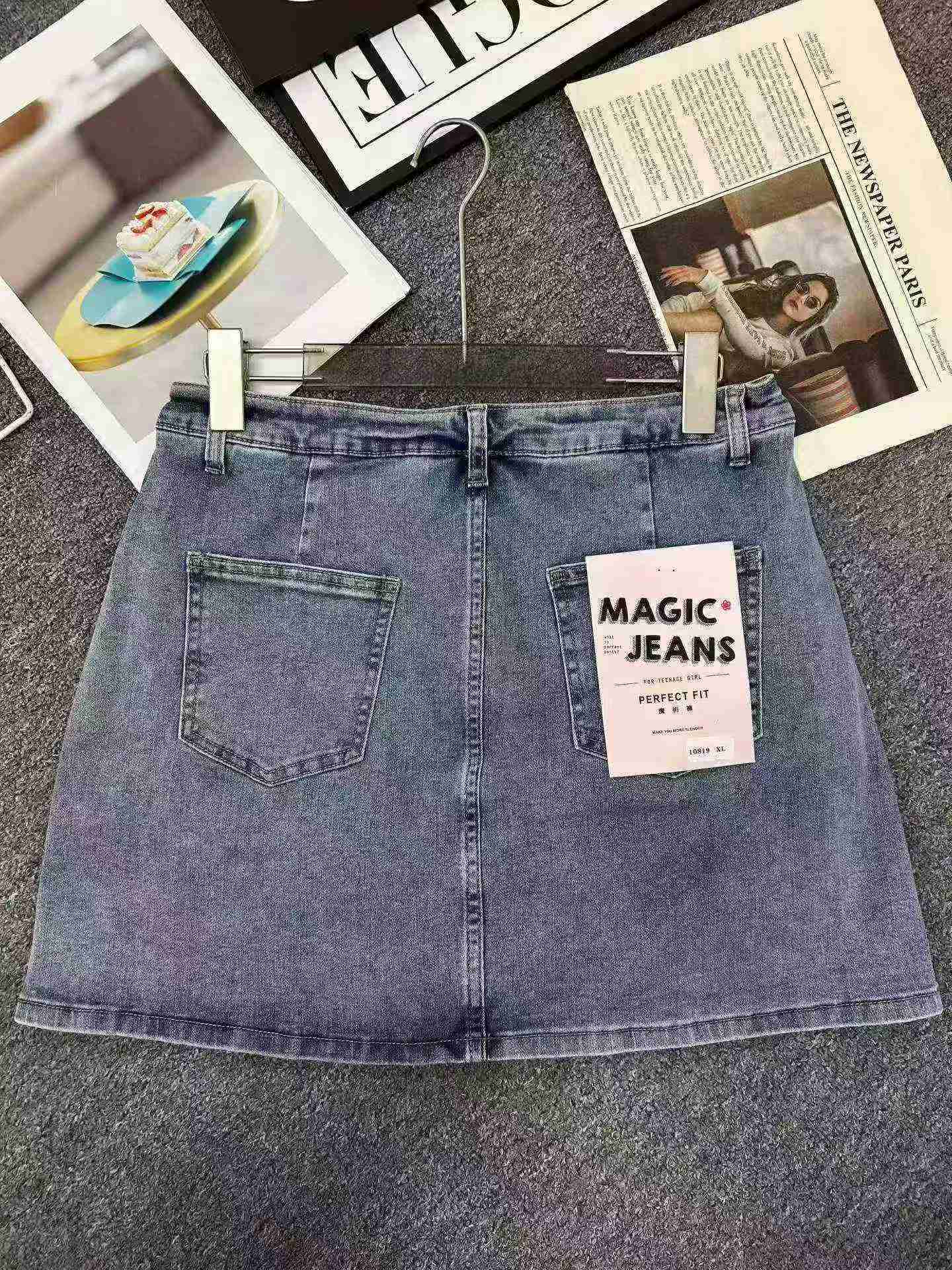 325 pièces de jupes en jean coupe A rétro slim à taille haute à haute élasticité - Image 6