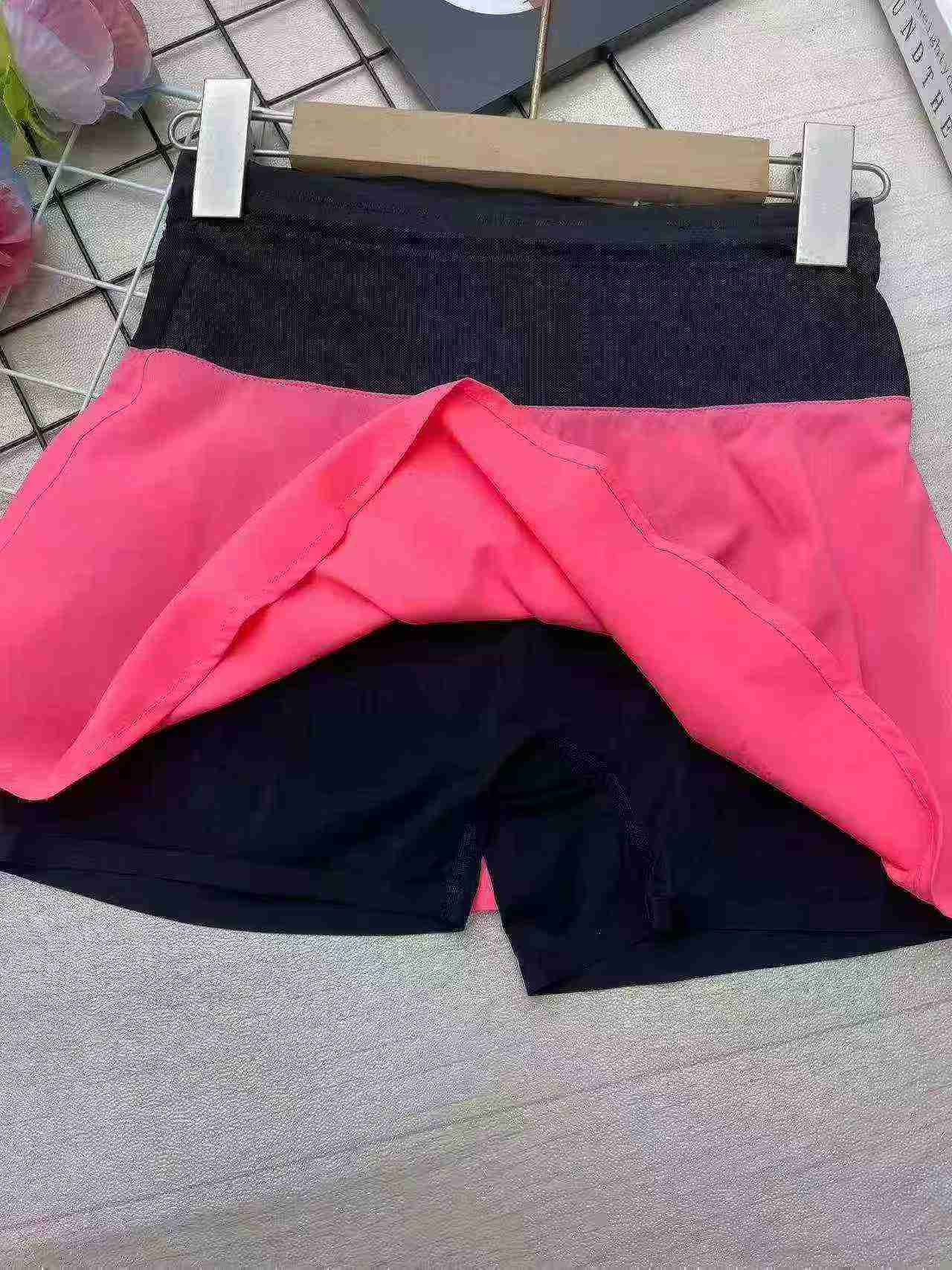 1354 Pcs Sports Mini Skirts With Safety Pants & Pockets, XS-S-M, Individual Packaging - Image 3