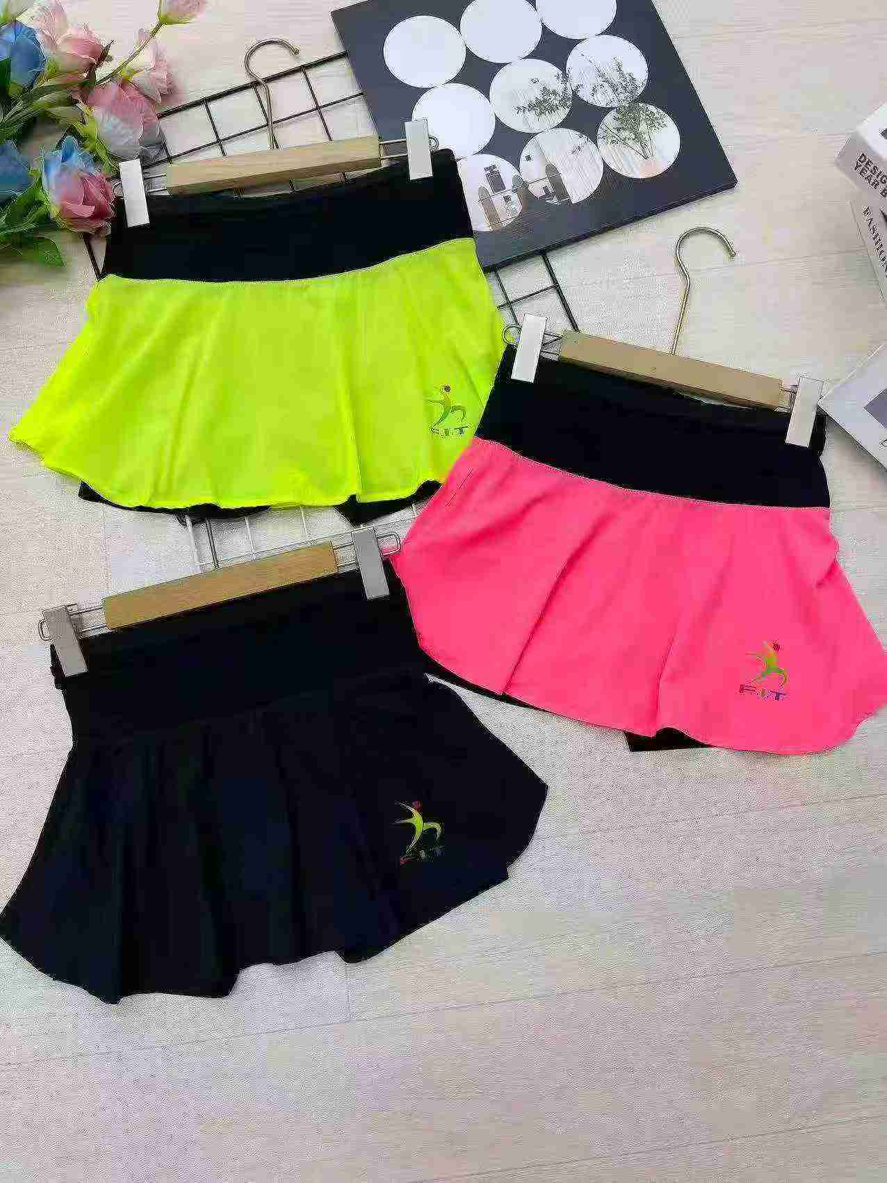 1354 Pcs Sports Mini Skirts With Safety Pants & Pockets, XS-S-M, Individual Packaging - Image 4