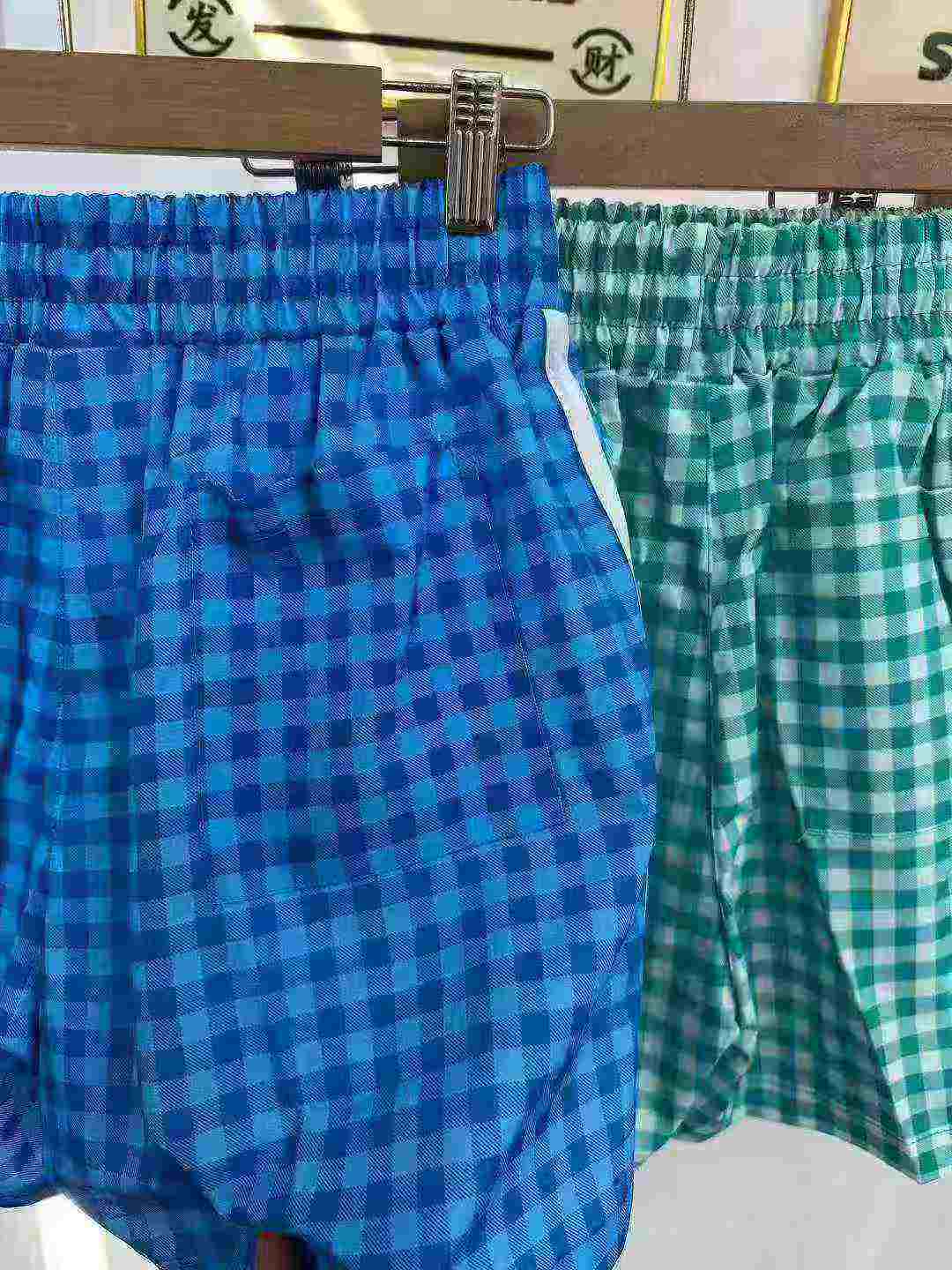 Około 450 sztuk wysokiej jakości letnie szorty sportowo-casual w amerykańską kratę - Image 7
