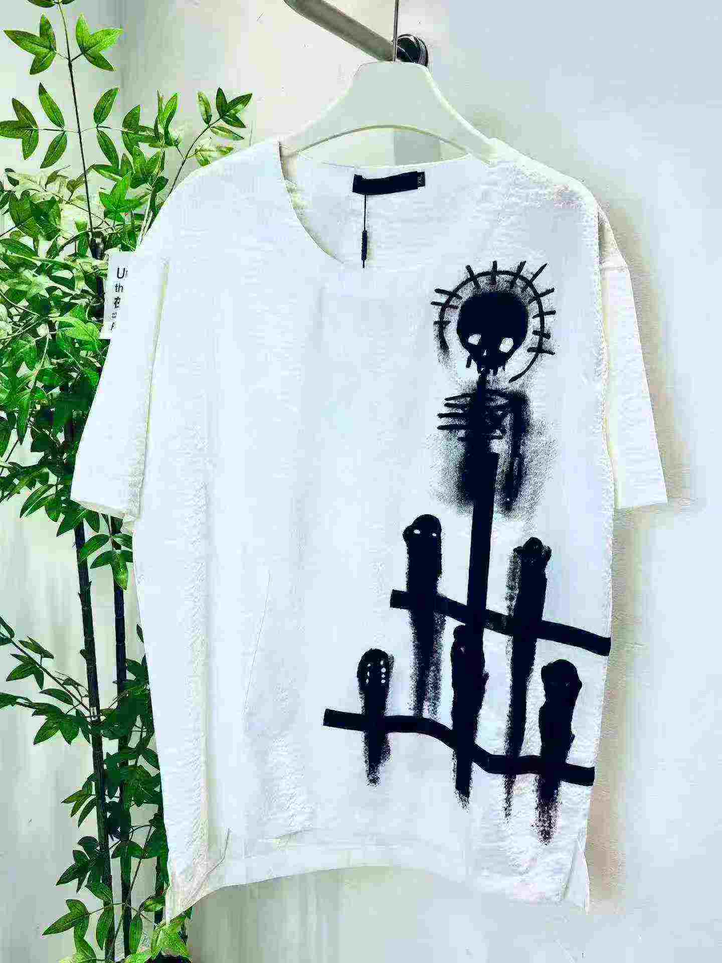 336 Pcs Same Brand Dark High Street Men's Short Sleeve T-shirts - Image 3