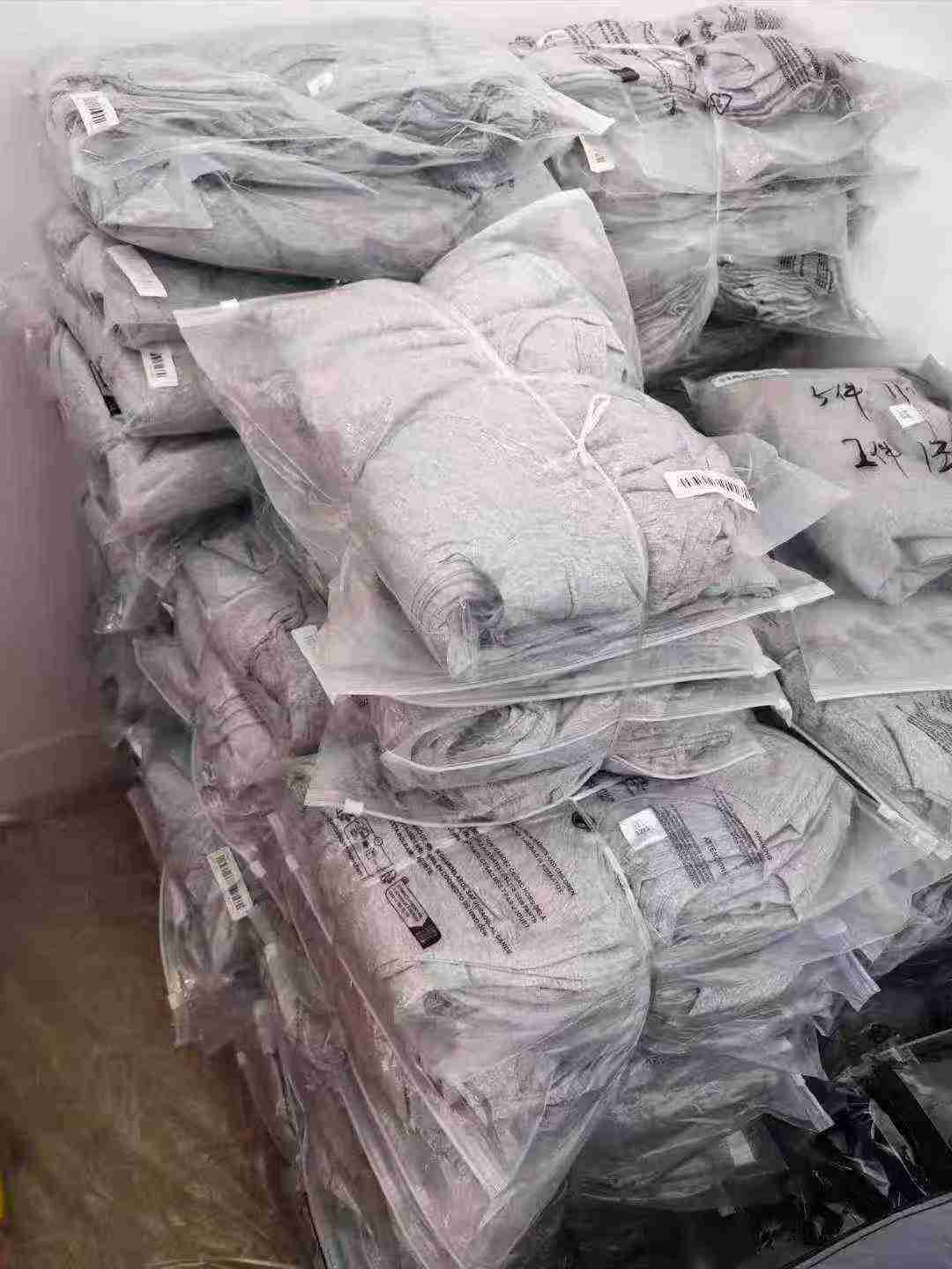 Шамамен 1100 дана сұр өрнексіз мақтадан жасалған балаларға арналған ұзын қолды футболкалар - Image 5