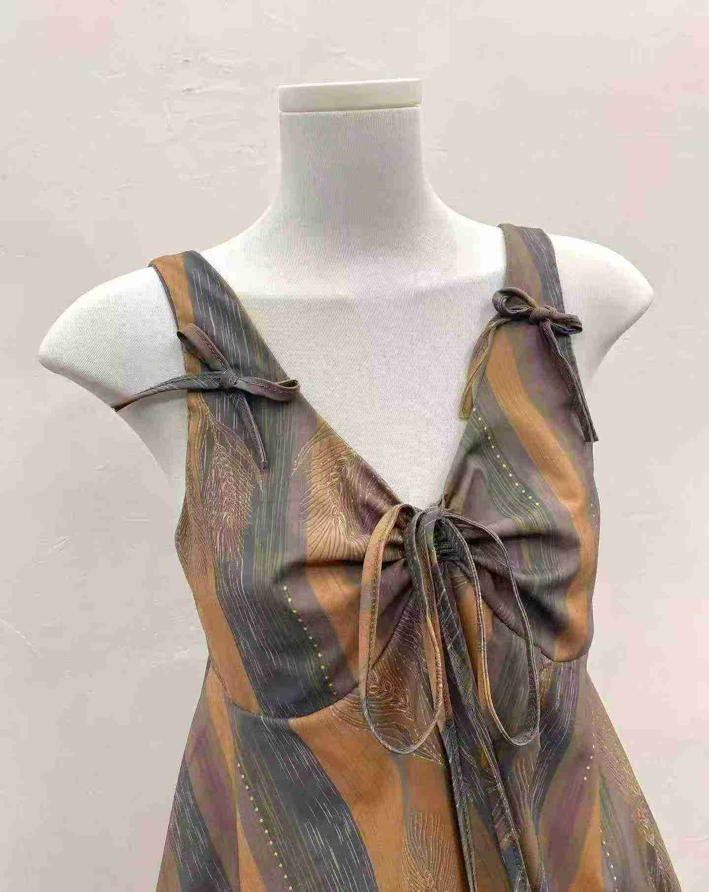 Design Sense Holiday Style Cami Vest 755 Pcs - Image 7