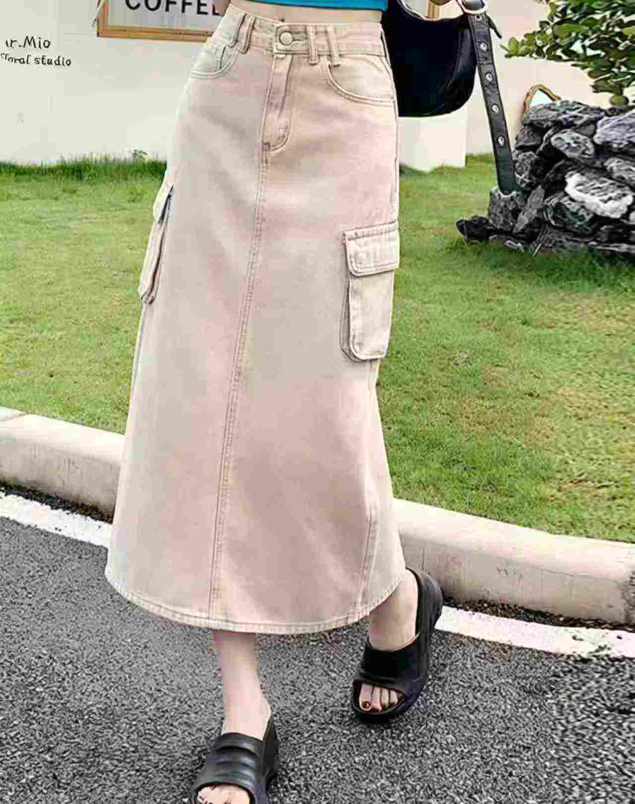 348 Pcs Women's Elastic Vintage Cargo Denim Long Split Skirt - Image 3
