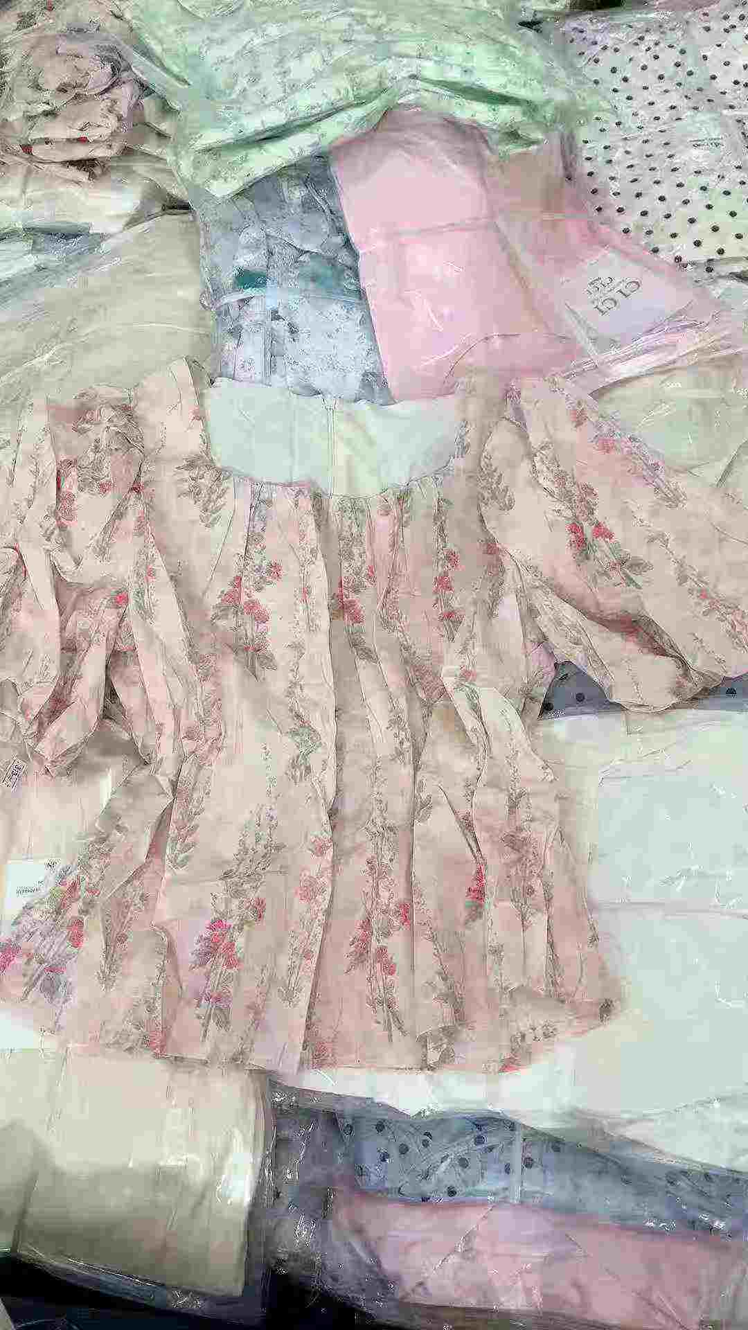 4300 Peças de Blusas Femininas Novas de Chiffon de Manga Curta em Liquidação - Image 4