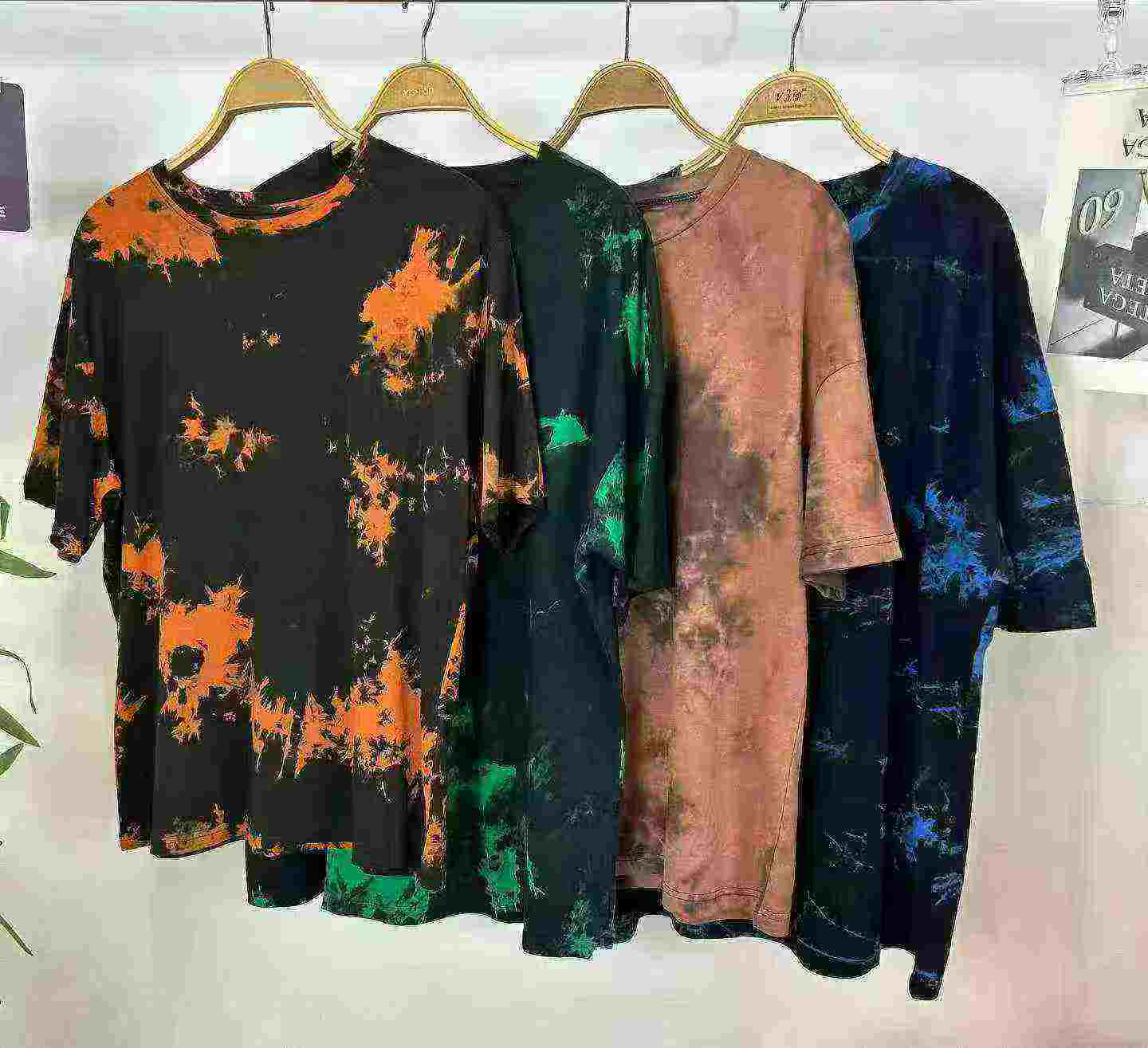 Ulguji tie-dye tomchi bosma paxtali qisqa yengli katta o'lchamli kundalik futbolkalar, 1200 dona - Image 8