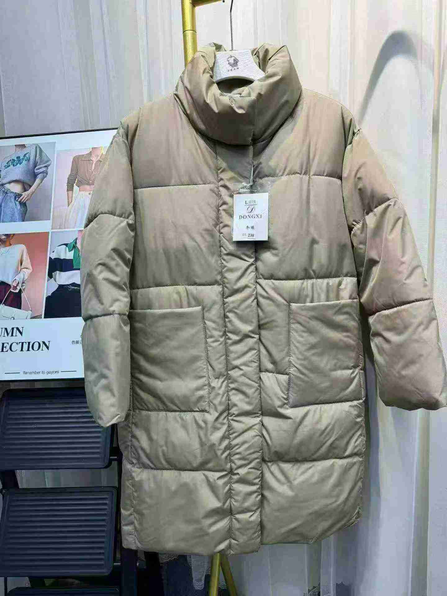 8882 Piezas Chaquetas acolchadas gruesas de invierno de longitud media para mujer - Image 5