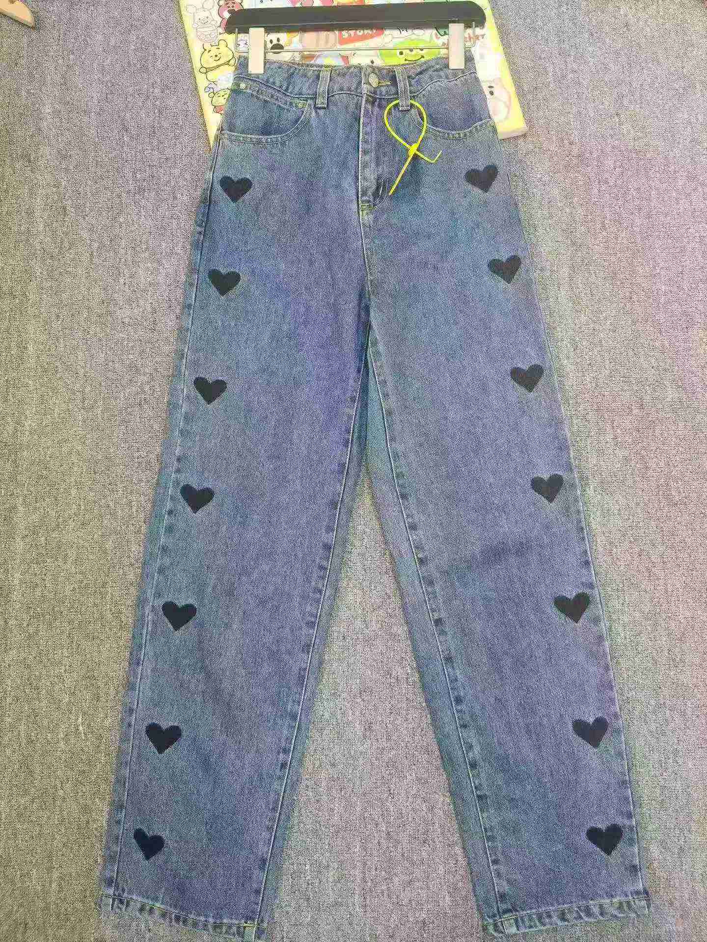 924件 YE SHA 品牌 高腰愛心刺繡優質女款牛仔褲 - Image 4