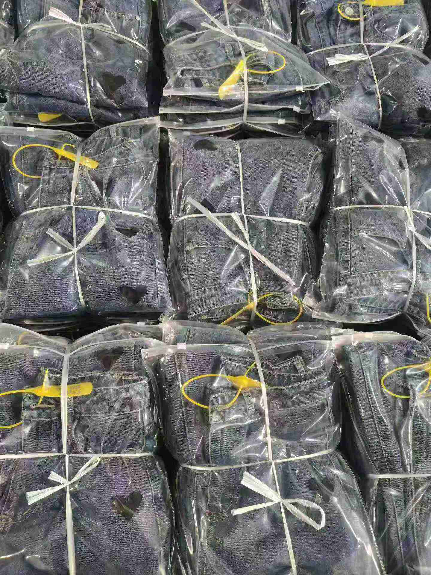 924件 YE SHA 品牌 高腰愛心刺繡優質女款牛仔褲 - Image 8