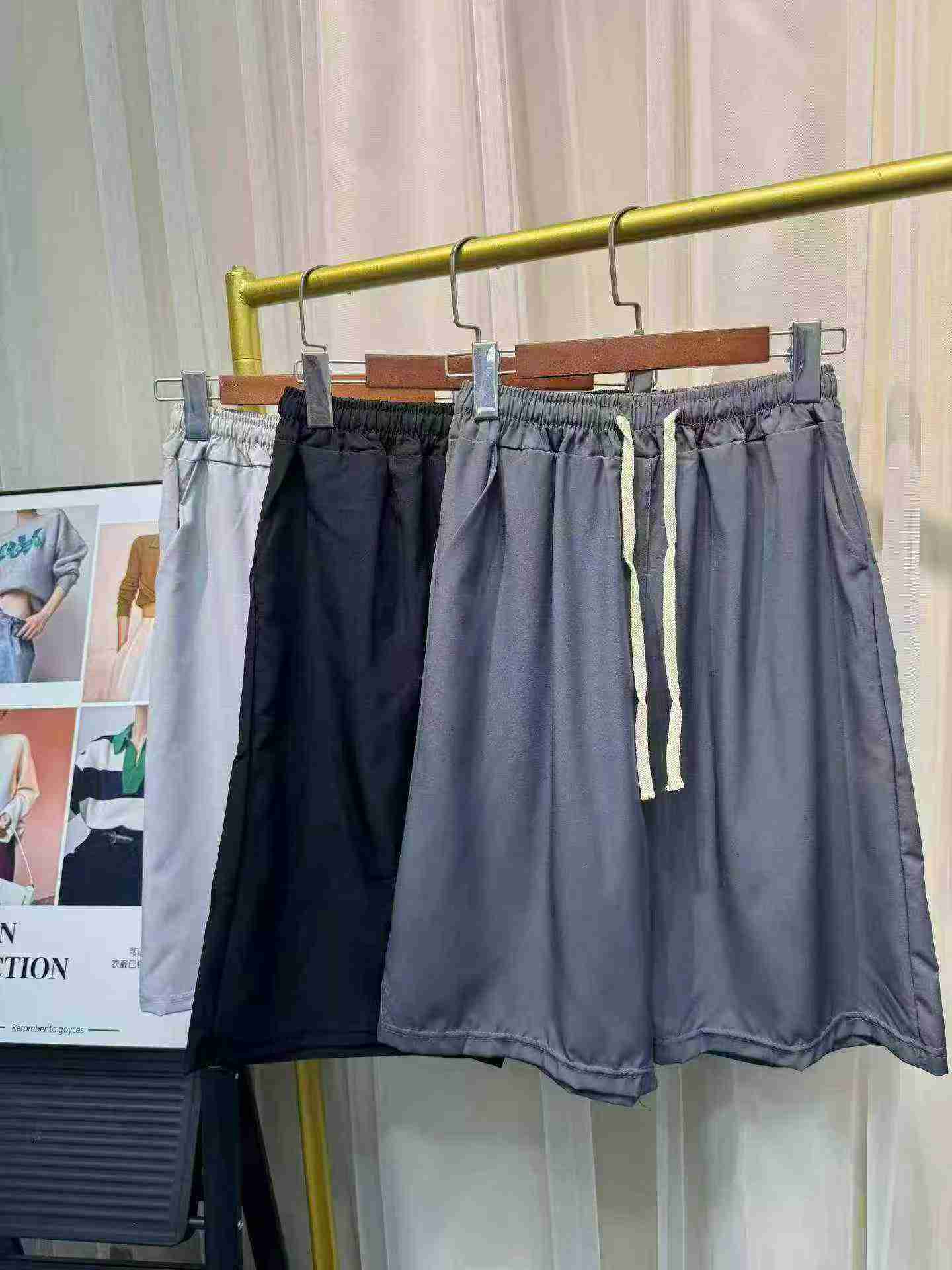 1650 Pcs Men's Summer Lightweight Casual Beach Shorts - Image 9