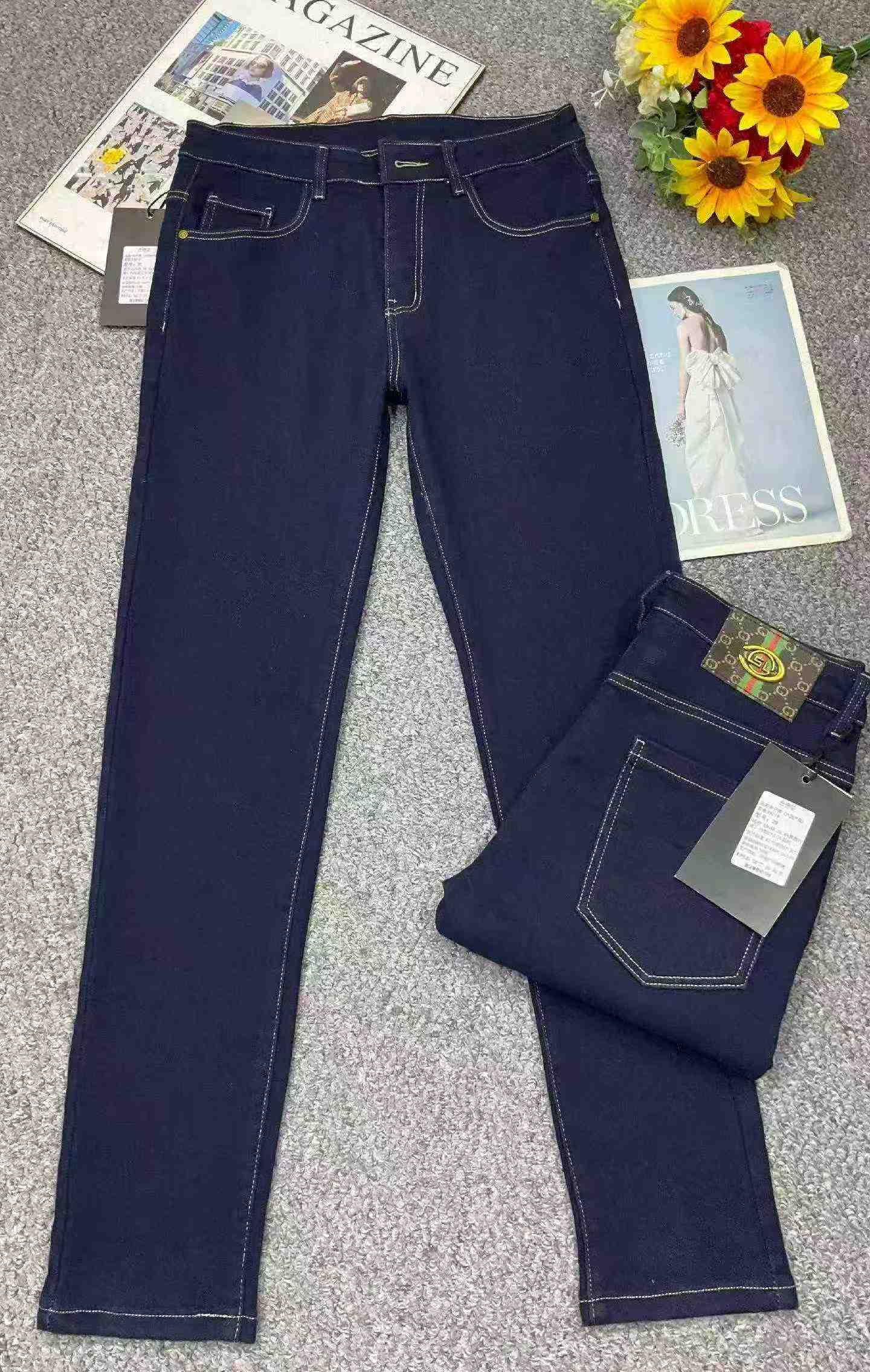 Jeans Mpya za Denim za Biashara za Kiume zenye Uwezo wa Juu wa Kunyambua za Majira ya Masika na Vuli, Ukubwa 29-36, Vipande 629, Vikiwa na Ufungashaji wa Kibinafsi na Lebo ya Kuning'inia - Image 2