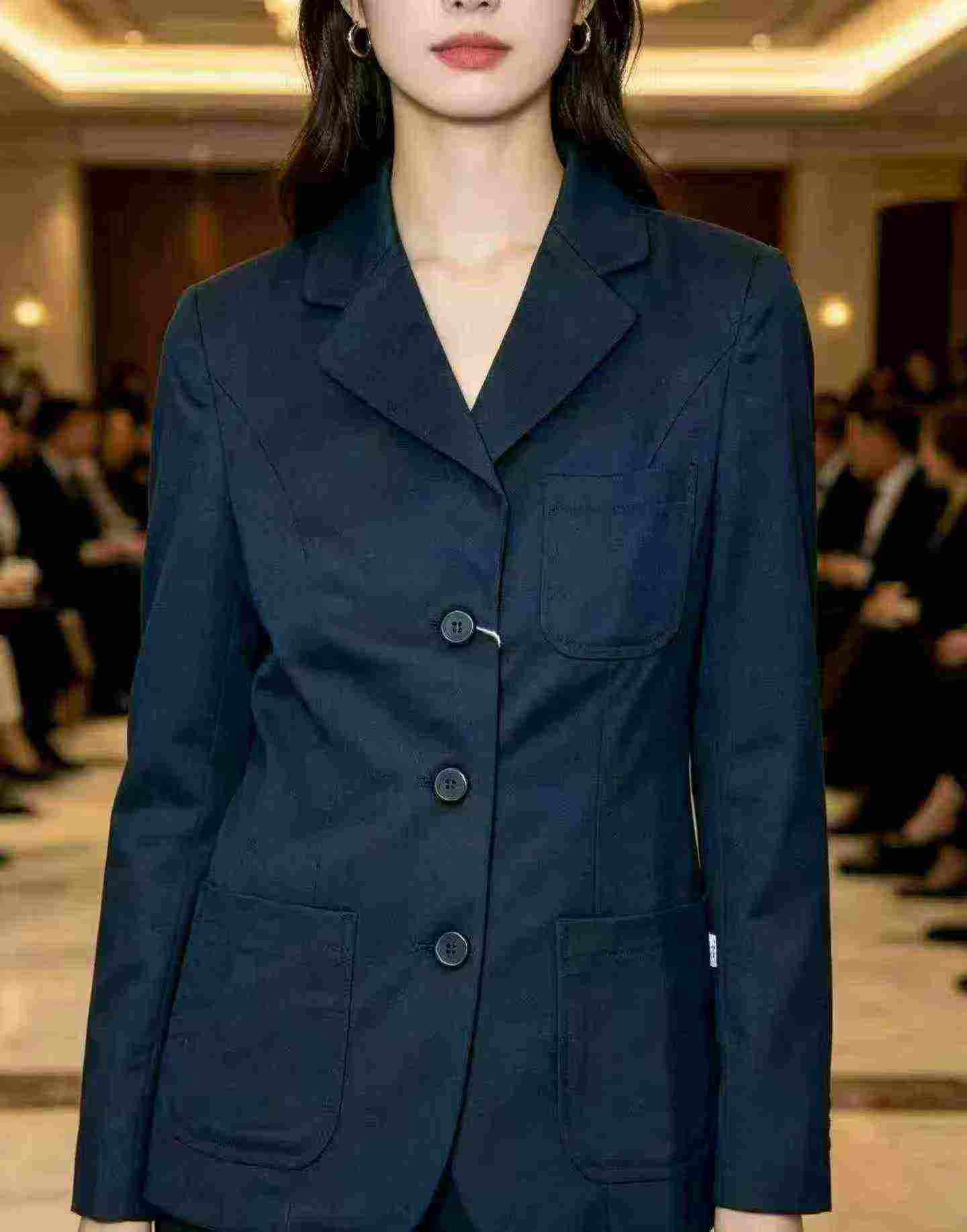 3500 Pièces Blazer unisexe bleu de printemps et d'automne, à la fois décontracté et formel - Image 4