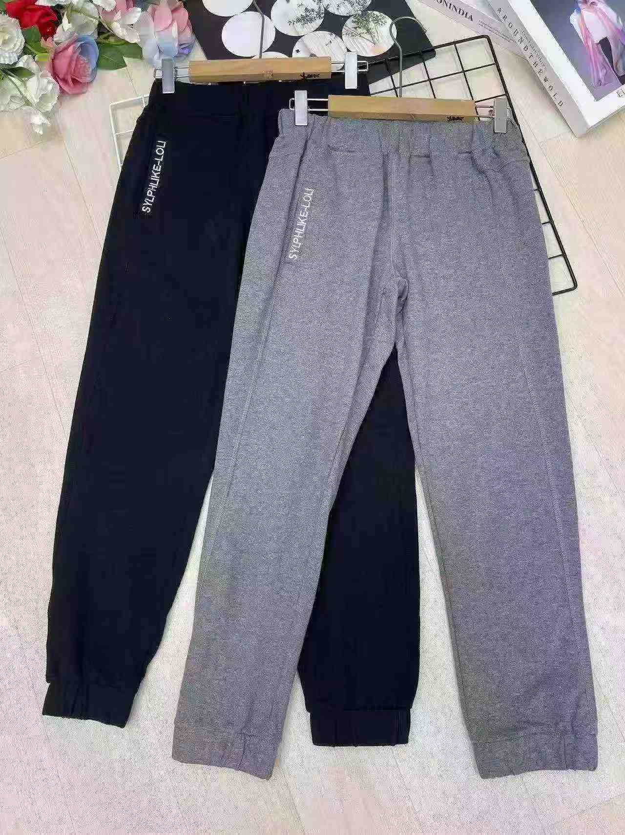 Celana Sweatpants Santai Wanita, 657 PCS, Ukuran XS-S-M, Dengan Kemasan Satuan - Image 3