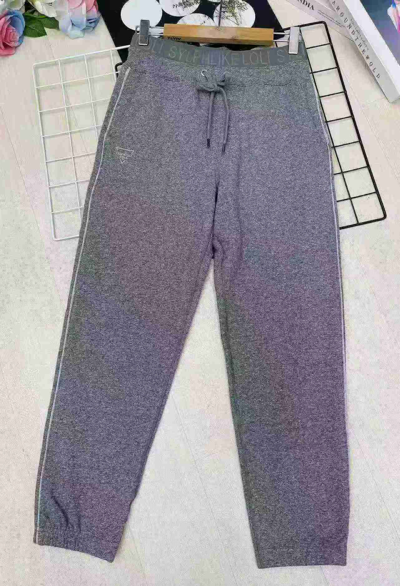 Celana Sweatpants Santai Wanita, 657 PCS, Ukuran XS-S-M, Dengan Kemasan Satuan - Image 7