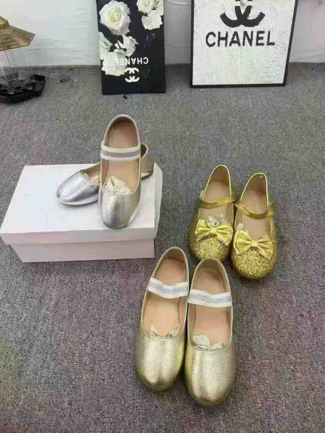 450 Paires de nouvelles chaussures en cuir à bout rond de style princesse pour filles, collection printemps-été - Image 3