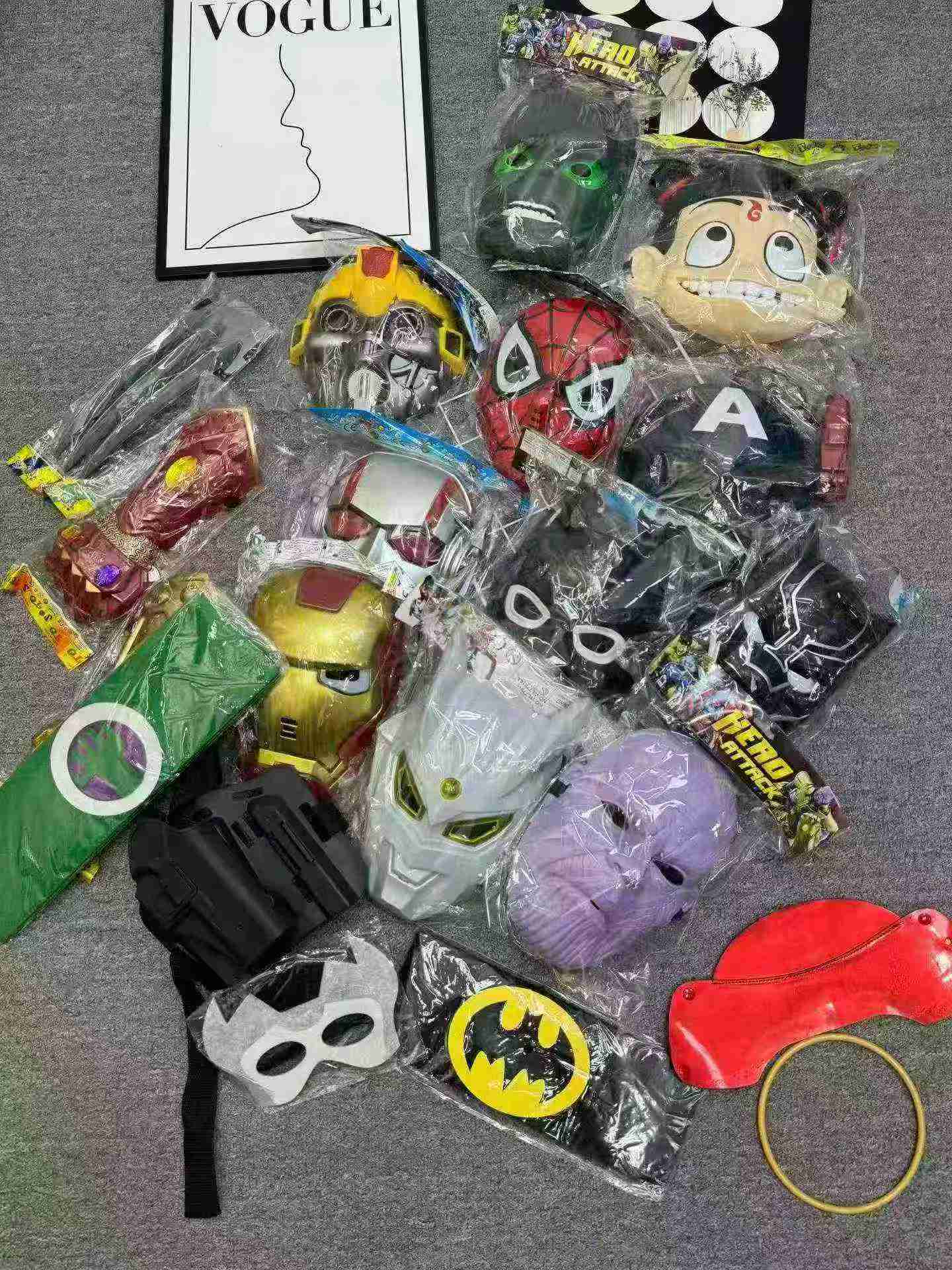 Around 3000 Pieces Kids Glowing Face Masks Bulk Clearance - Image 8
