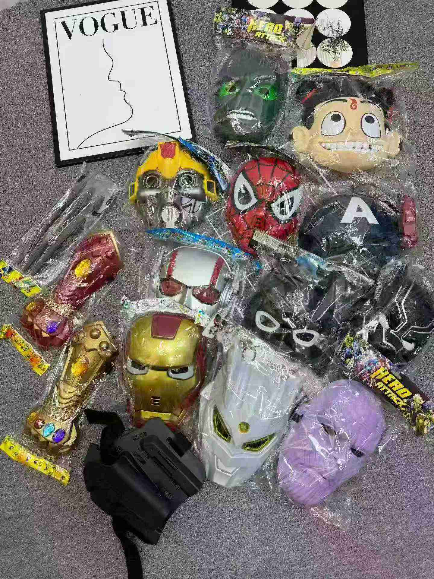 Around 3000 Pieces Kids Glowing Face Masks Bulk Clearance - Image 9