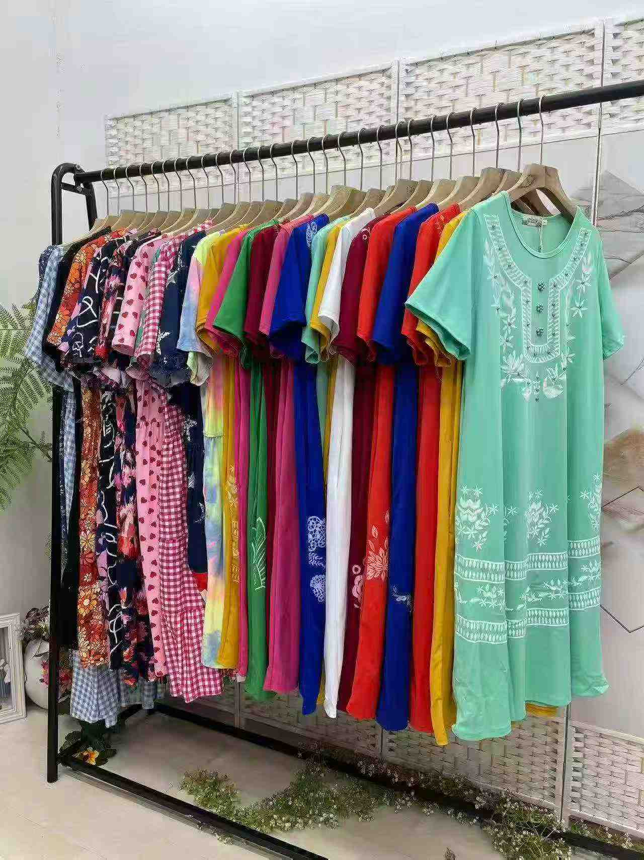 Dış Ticaret Elbiseleri, Toplam 314 Adet, Tasfiye - Image 2