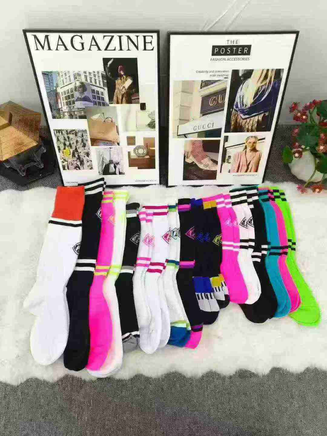Aproximadamente 7700 pares de calcetines deportivos de fútbol para niños mayores, tallas S-L - Image 7