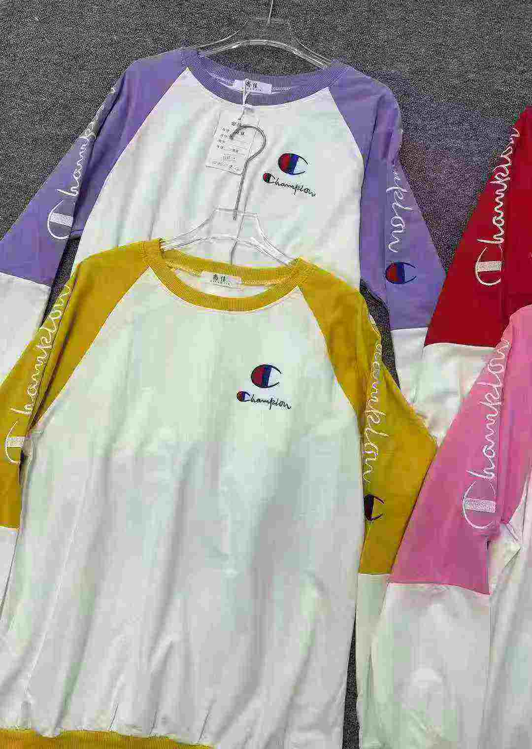 320 Piezas Sudadera para Mujer de Marca Estadounidense de Tendencia, Estilo Relajado con Mangas Raglán de Bloques de Color - Image 5