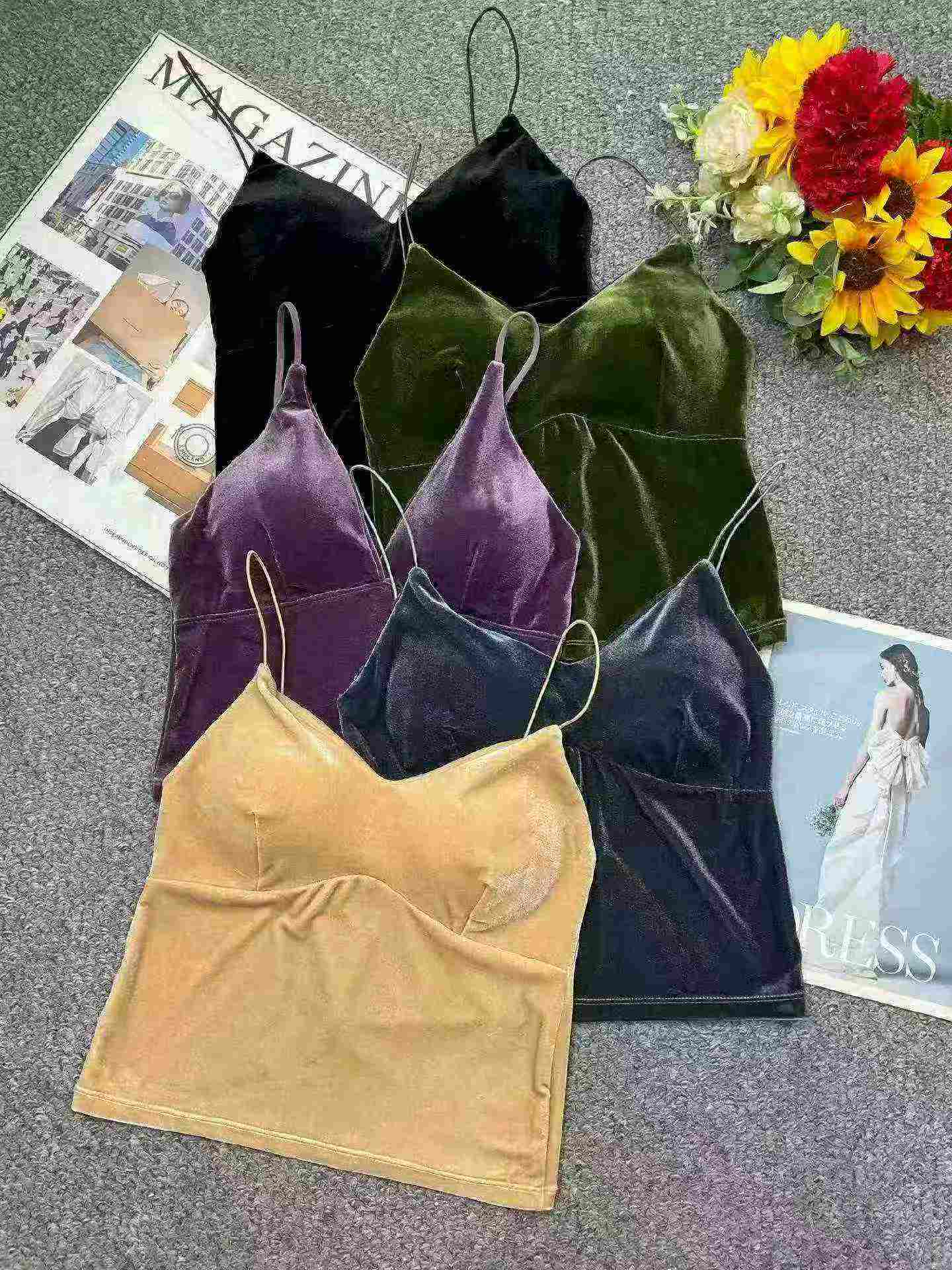 Nouveau débardeur camisole en velours printemps-été avec soutien-gorge intégré, 2200 pièces en gros - Image 2