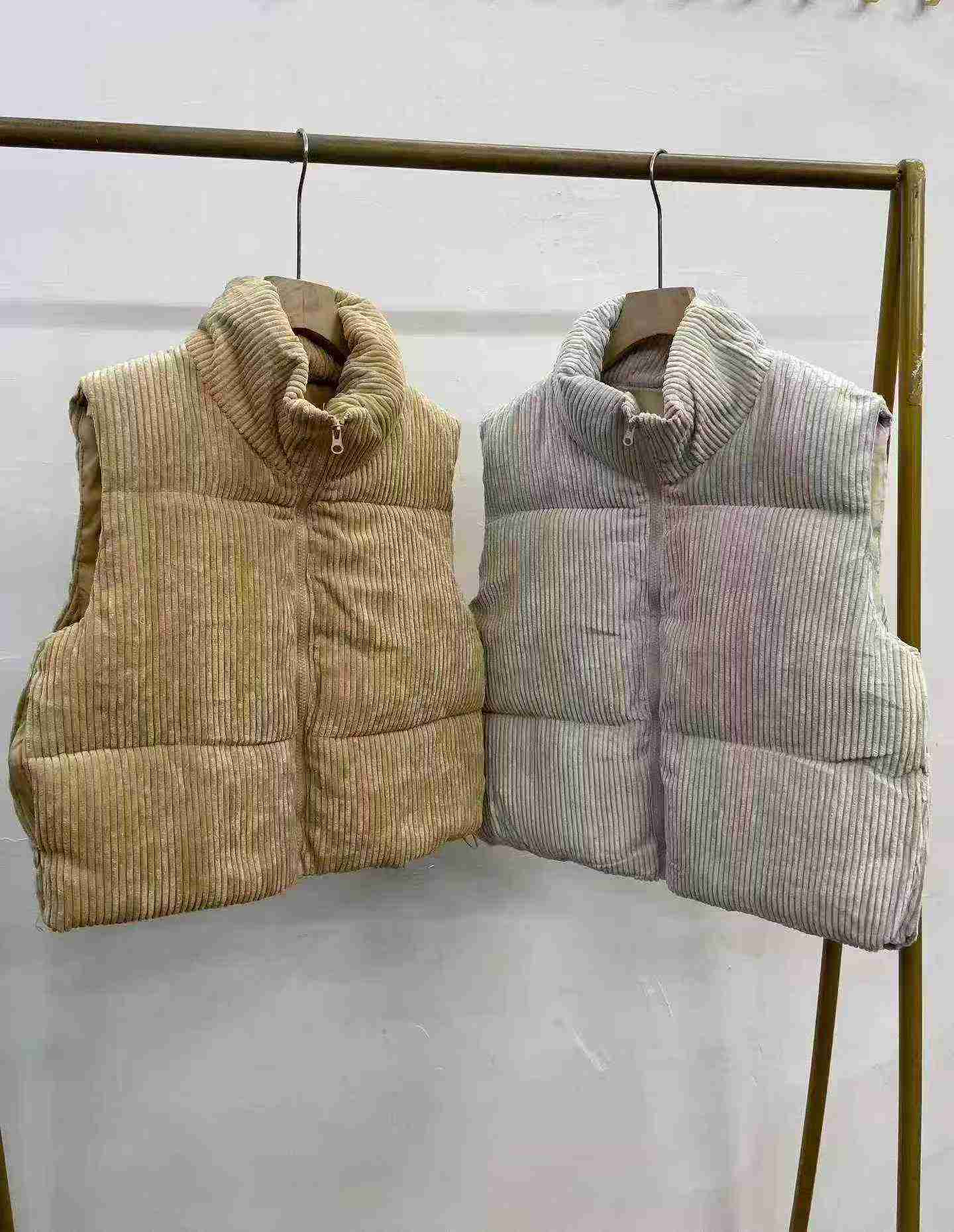 826 Piezas de Chaleco acolchado corto ajustado de pana gruesa para otoño e invierno - Image 2